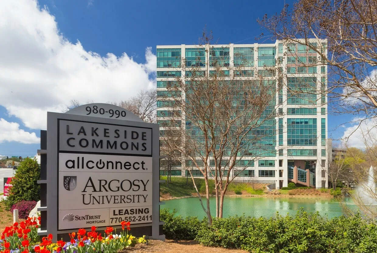 Lakeside-Commons-9.png