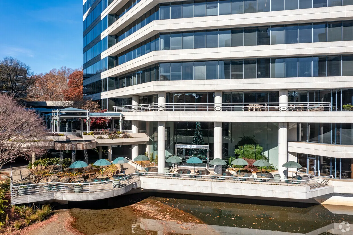 Lakeside-Commons-3.png