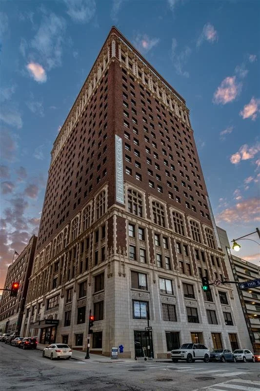 THE MARK - KANSAS CITY, MO