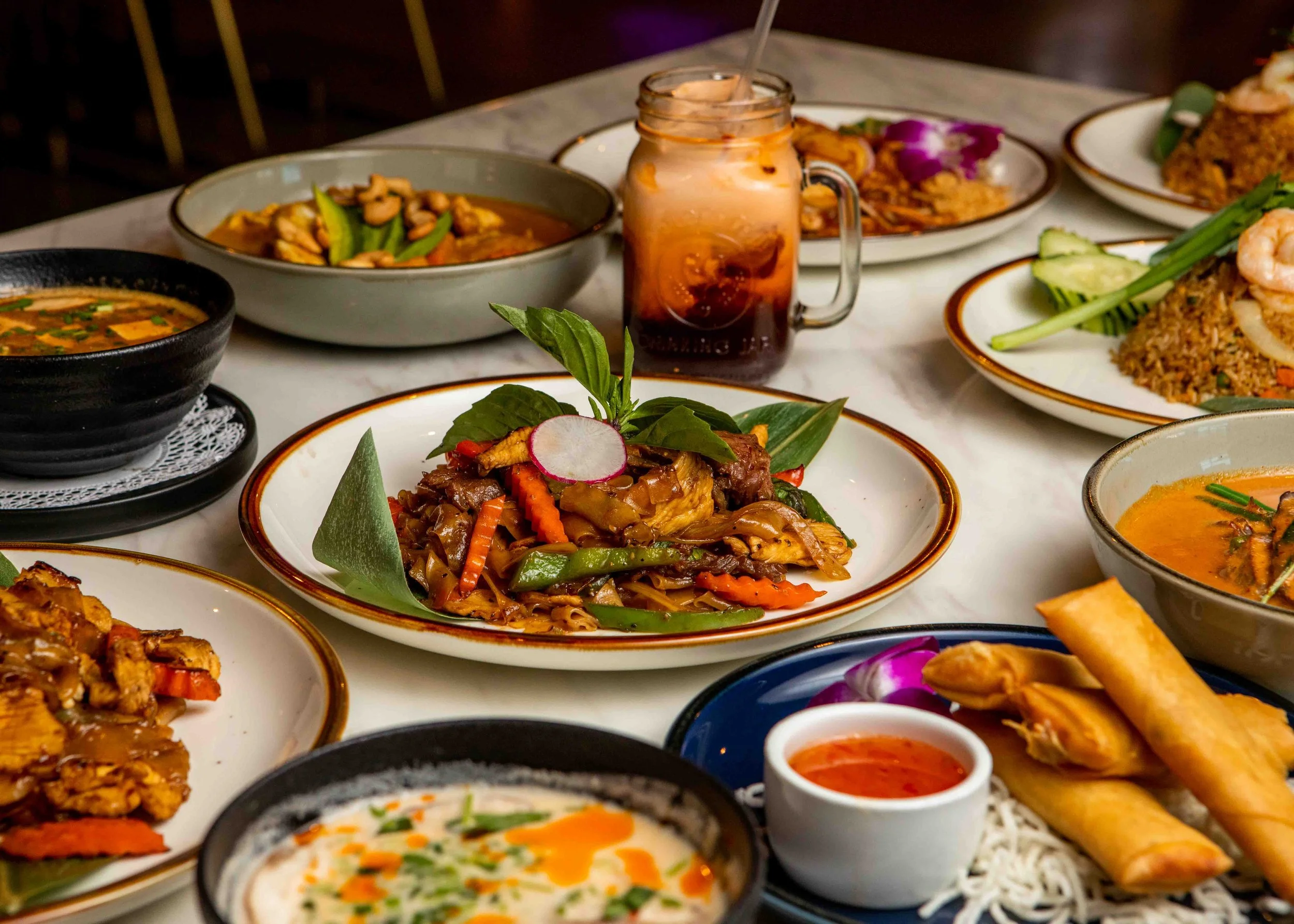 Restaurant Kanton China & Thai Küche 26 Thai — Politan Row at Colony Square