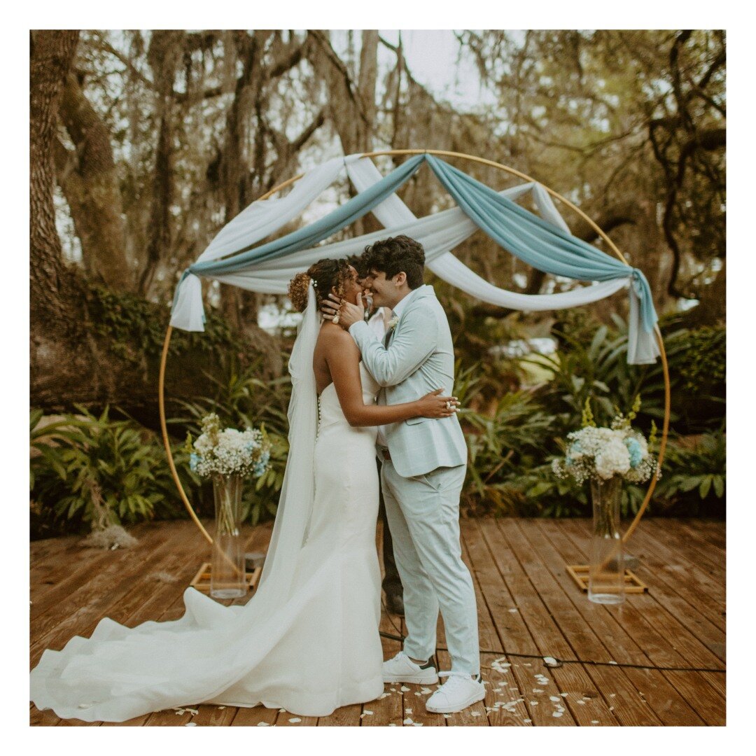 You may now kiss the bride 😘 

We love seeing how you bring your vision to life at the Broken Oak ✨ 

There are only a few spots left for fall 2024! Make sure to get on the list and schedule a tour to secure your ideal wedding date ❤️ Link in bio!

