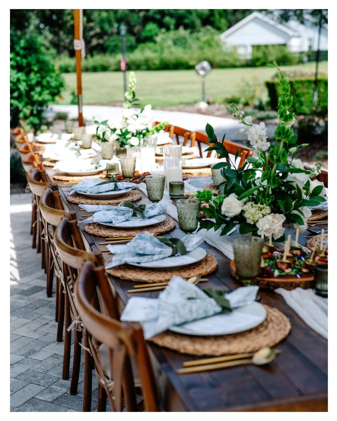 Elopements may be smaller &amp; more intimate than traditional weddings, but that doesn't mean you should have to sacrifice on traditional wedding-day details, like an appetizer reception ✨ 

Stay tuned for an *exciting* announcement about elopements