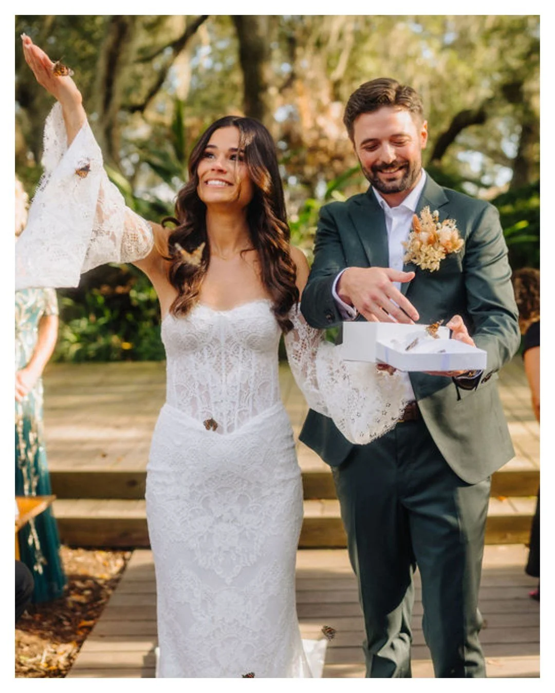 #WeddingWednesday: Meadowcore Edition 🌻🌲

Jordan &amp; Casey drew upon - and highlighted - the natural beauty of Mill Pond Estate with soft textures, whimsical accents and earthy elements for a truly romantic wedding day. 

The couples even opted t