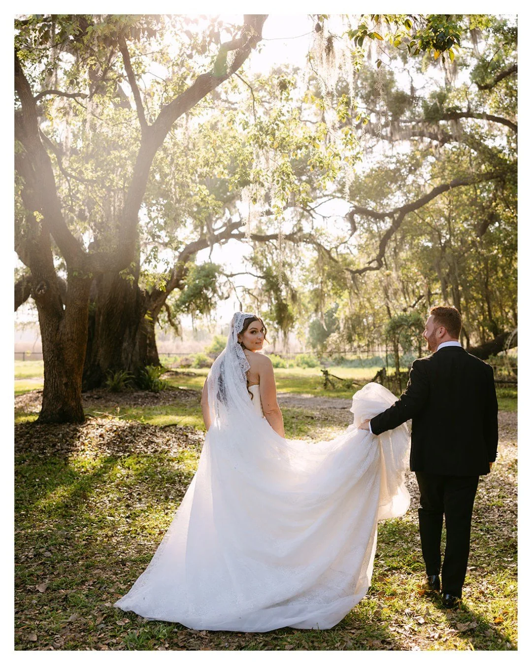 Sneak peeks of Emily &amp; Zach's Mill Pond Estate wedding 🥹

The couple chose a timeless combination of crisp whites &amp; earthy greens reminiscent of a classic spring day 🤍 (And how about those golden hour pics!? 👀)

Post "I do," the 