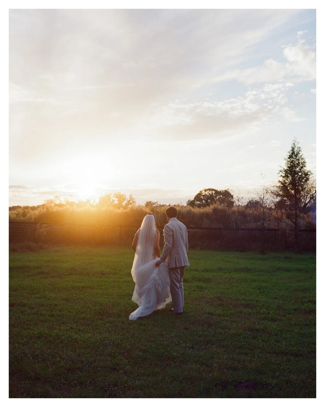 Planning a fall wedding? 🍂

Before you finalize your timeline, book your vendors, or start dreaming about those golden-hour photos, there are a few things you'll want to keep in mind.

From earlier sunsets to Florida's unpredictable weather (we said