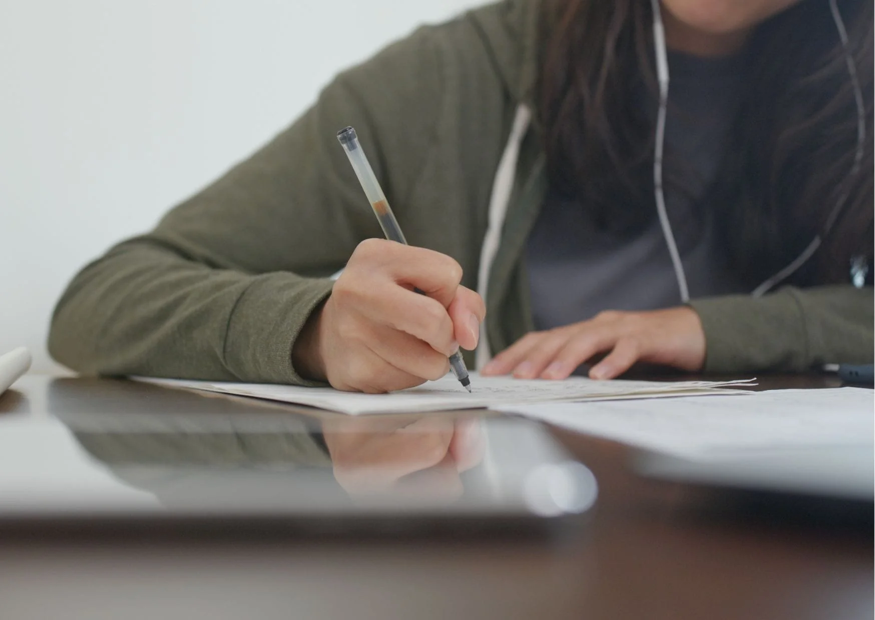 PPE applicant revising for the TARA critical thinking module using U2 Tuition's TARA guide
