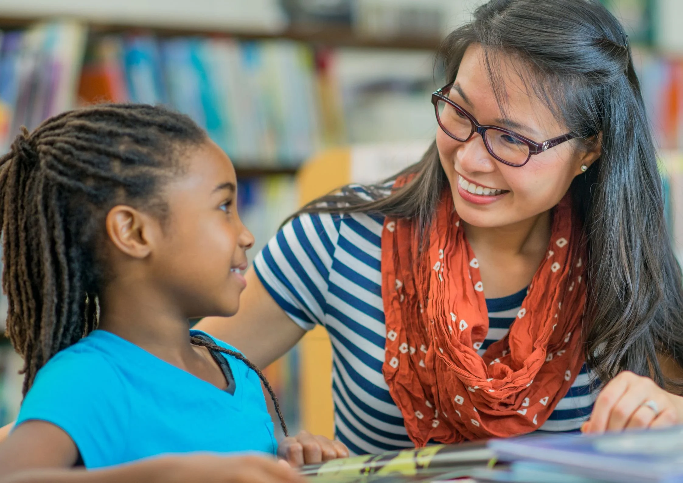 U2 Tutor helps U2 Student with reading comprehension.