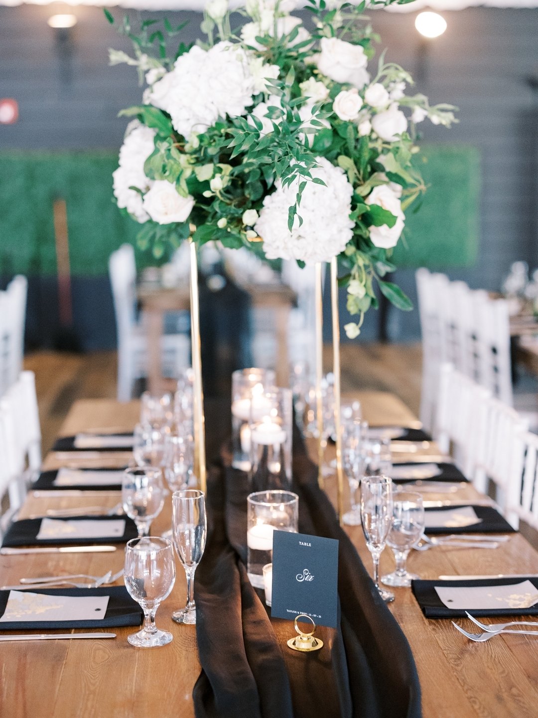 A throwback to a favorite wedding of mine, because black paper with white &amp; gold foil never goes out of style. 🖤🤍
Photography: @allielindseyphotography