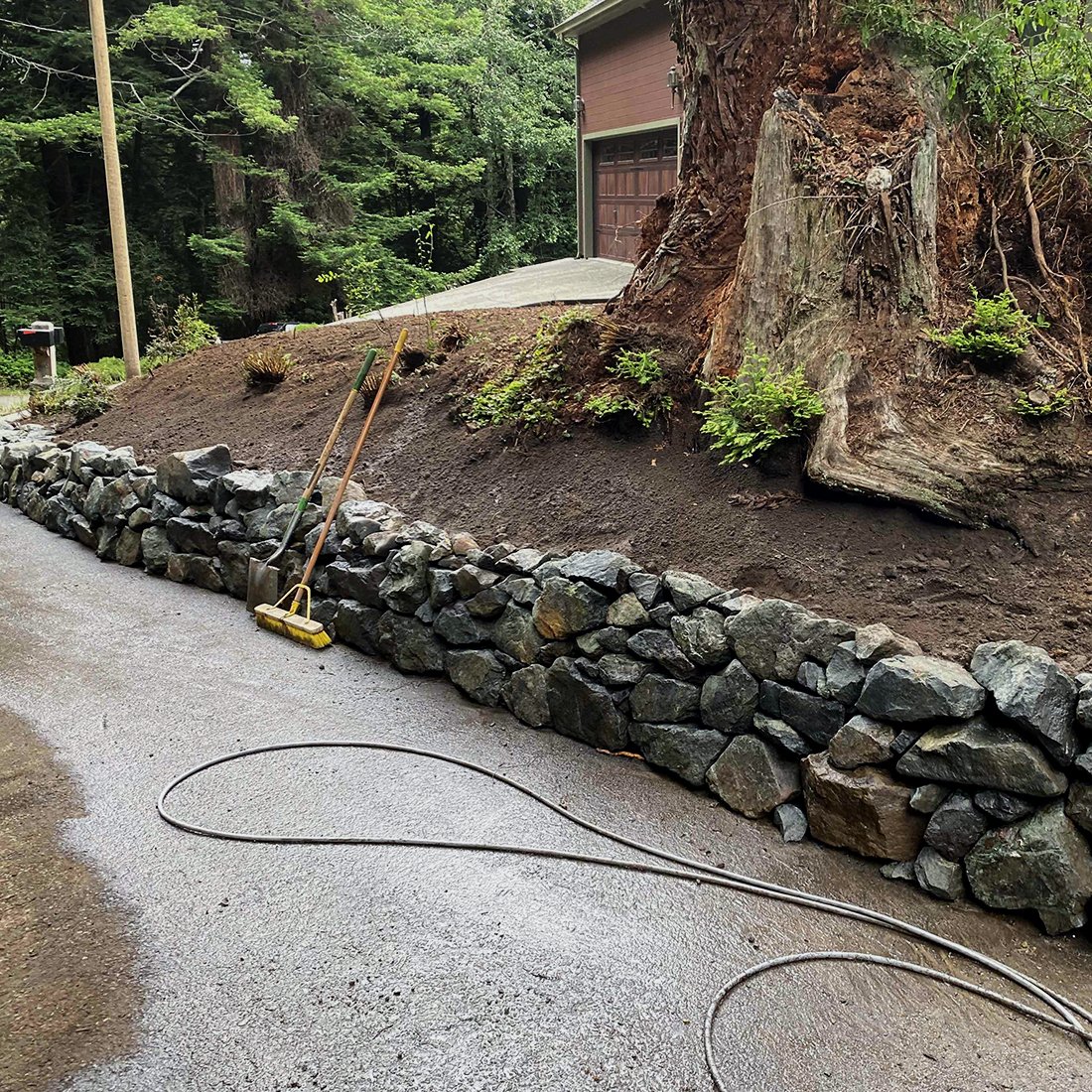 220715_SanchezHicks_Hardscaping_FrontRock1.jpg