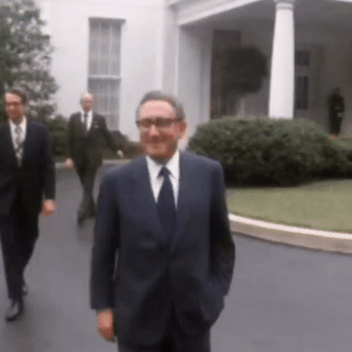 KissingerRound3.gif