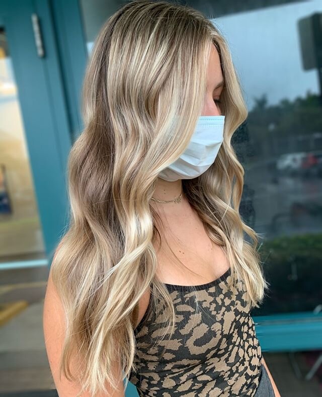 ⚡️Color Melts, Balayage, and Teasylights, OH MY!!⚡️⁠
⁠
Todays hair industry is full of terms and techniques that are often confused and mislabeled by clients and stylists alike.⁠
⁠
This is why a consultation is SO important. ⁠
Its essential to ensure