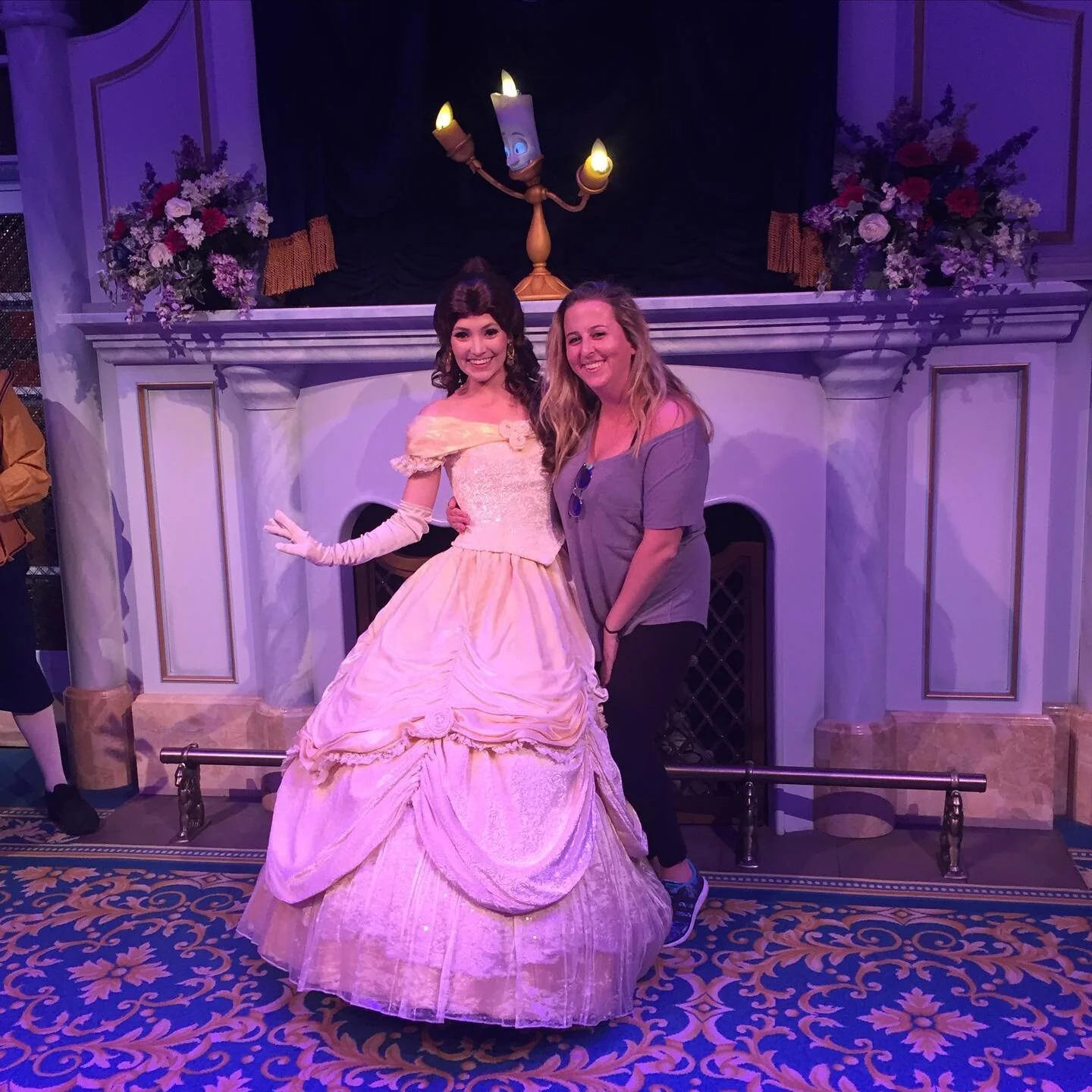 📰EXCITING NEWS FROM @disneyparks!

Starting April 18th Disney will be reintroducing traditional character greetings at the US parks! 😍 Not all characters will be available on the 18th but we still can&rsquo;t wait to see our favorite characters! 🐭