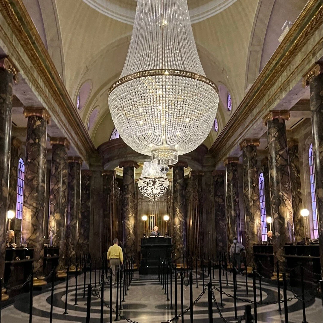 There may be a day when I walk into Gringott's and I'm not in awe, but today is not that day. 🤩💰

Are you ready to visit Diagon Alley? Let's get started on planning your trip to the wizarding world, just click the link in our bio! ⬆️

#universalstu