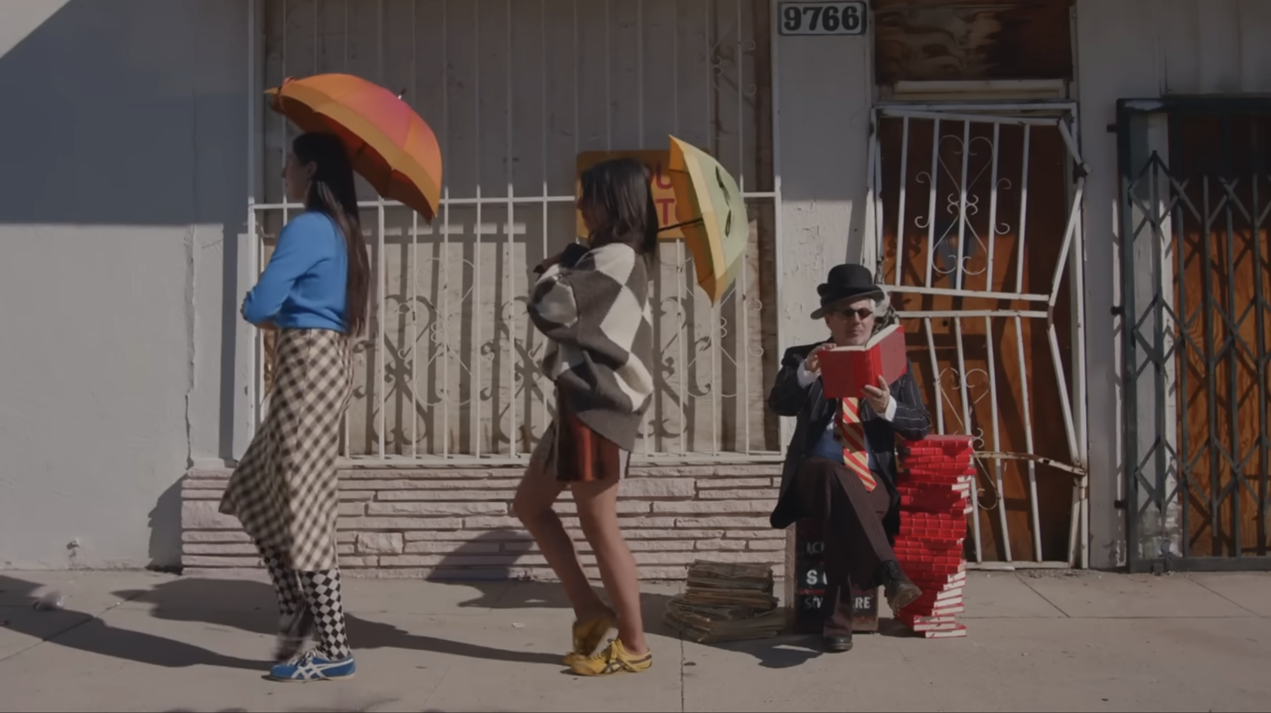 Giraffe Sisters Revel in LA to Courtney Barnett’s “Site Unseen”