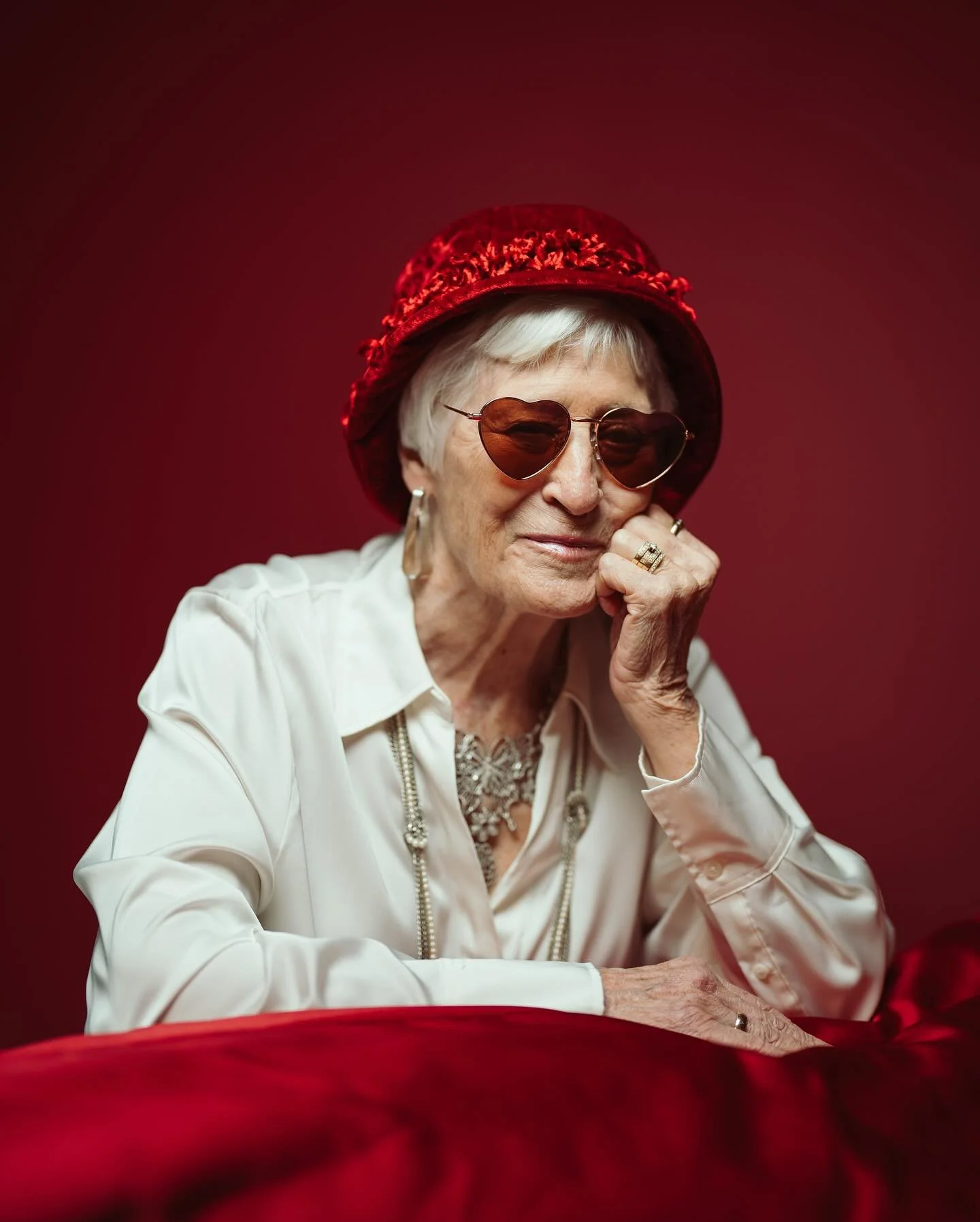Introducing&hellip; my GLAM-mas! What a fun photoshoot with my sweet, beautiful grandmothers!

So grateful for these incredible women in my life. I love y&rsquo;all so much!!

#glamma #grandma #elderlyphotography #scadphotography #scad #nashvillephot
