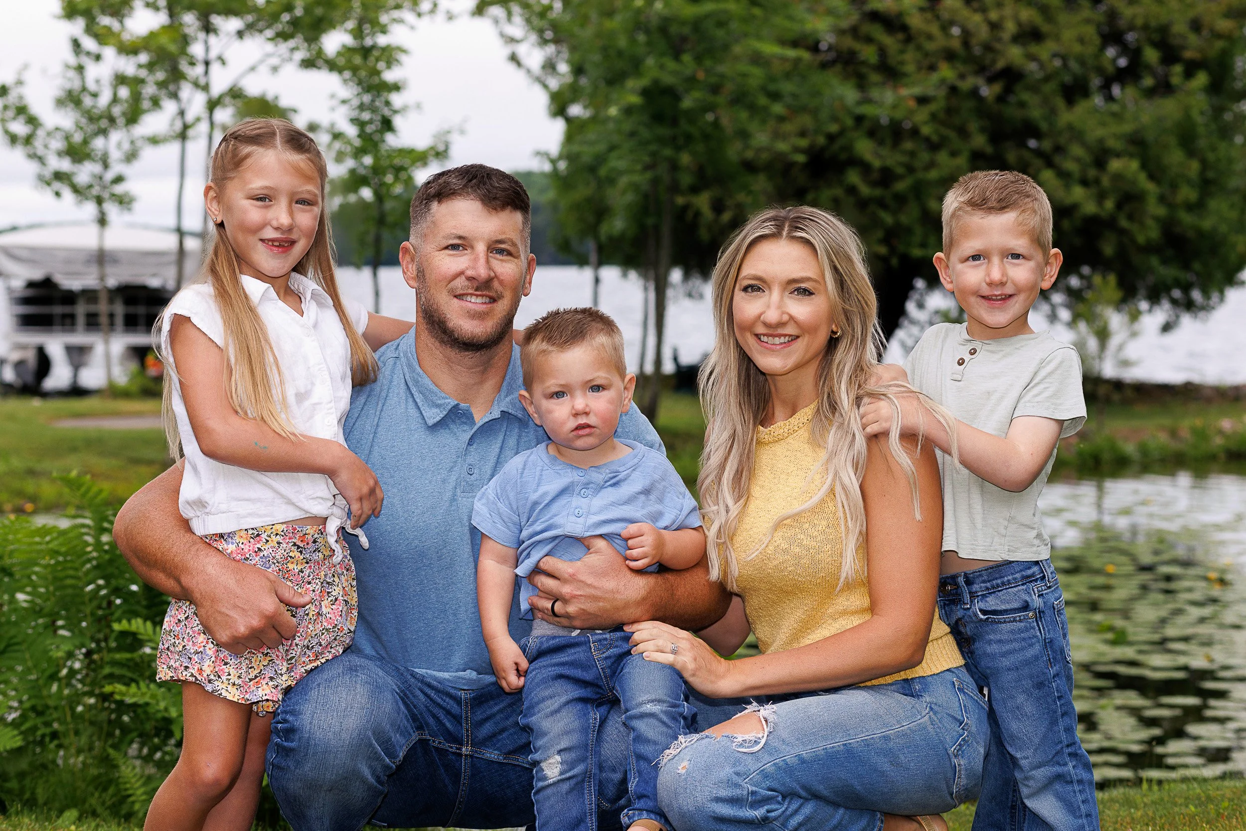 outdoor-family-photography-rice-lake-wi-seasons-photography.jpg