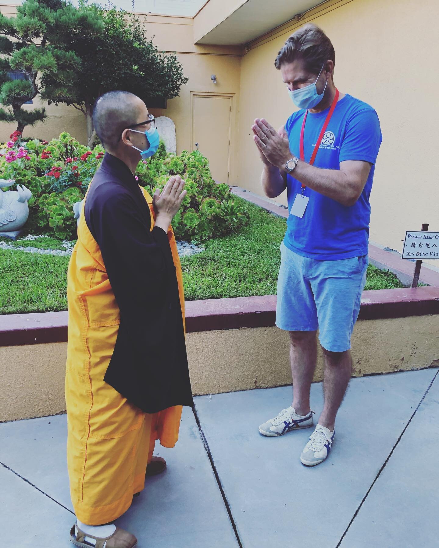 Today we delivered 10k surgical masks  and 4K wet towel wipes to the Hsi Lai Temple in Hacienda Heights. Throughout this pandemic the monks there have done an amazing job serving and supporting our community! Thank you! @abc7la @coronavirustoday_lati