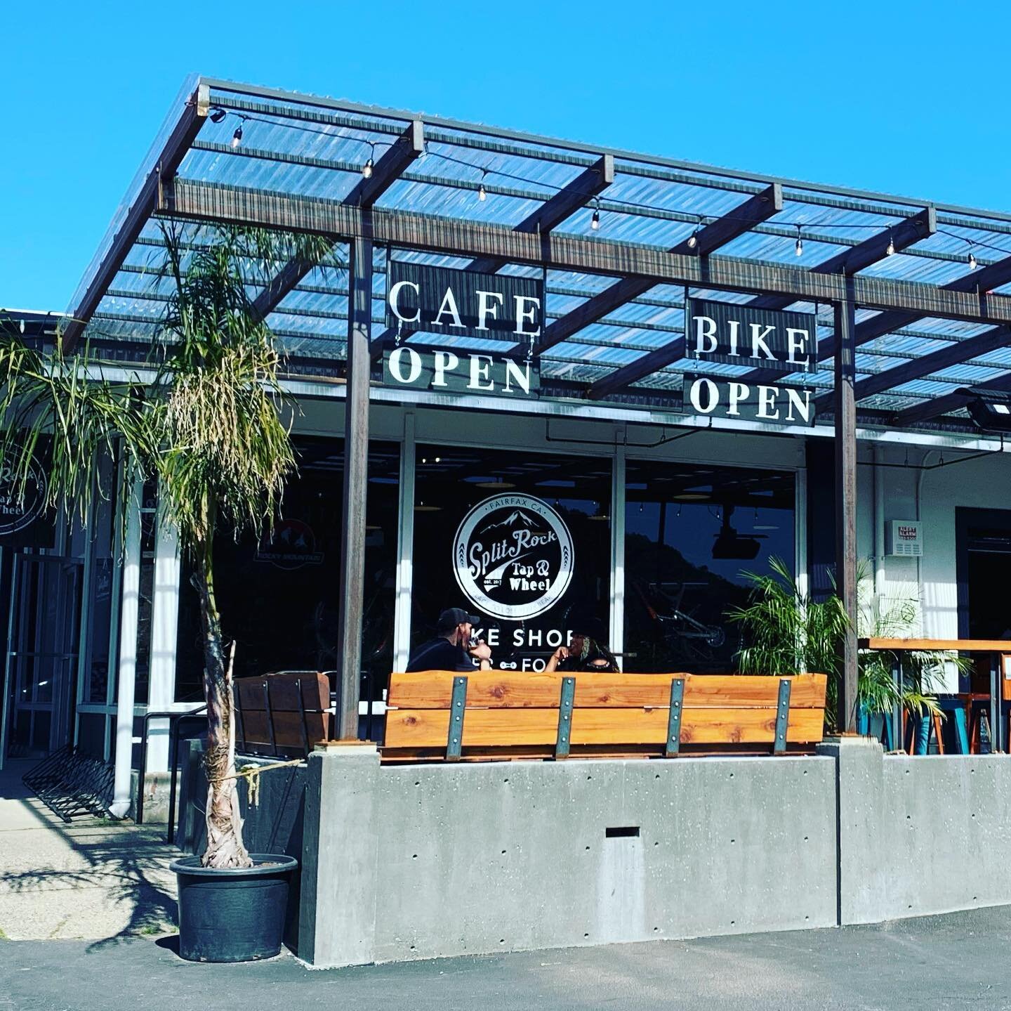 Cafe Open. Bike Open. 👀@splitrock_tap_and_wheel 🚲🍺
.
#fairfaxopenforbusiness #fairfaxweloveyou #fairfaxcalifornia #marincounty #eatlocal #shopfairfaxmarin
