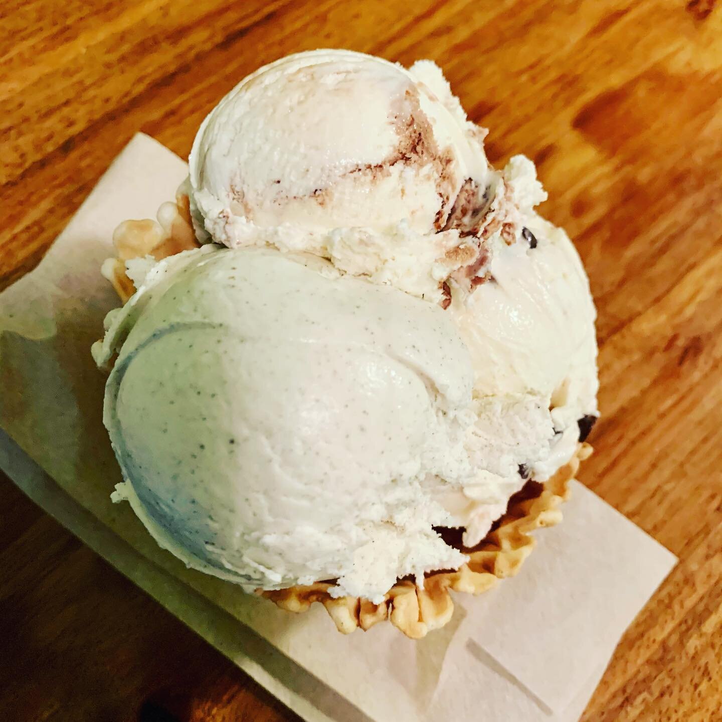 Cardamon + Vanilla Fudge + Chocolate Chip in a fresh waffle cone. 🤤😍 No spoon needed! #fairfaxscoop Open daily 12noon-10pm 
.
#fairfaxopenforbusiness #fairfaxcalifornia #fairfaxweloveyou #marincounty #eatlocal