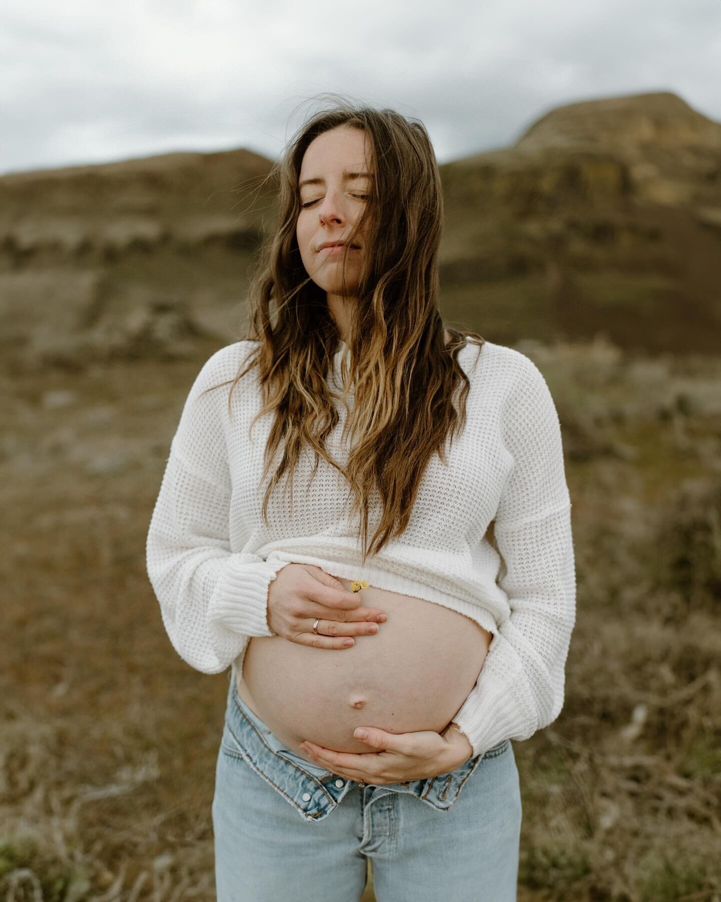 A simple set from another special maternity session a few weeks ago. In this moment, you could just feel Kassidy&rsquo;s calm energy and readiness to enter this next chapter in her life and goodness it made me emotional! She is going to be the best m