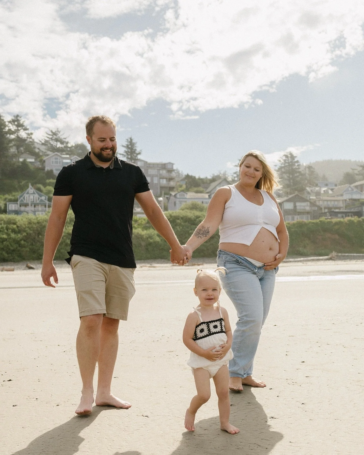 Note to self: start posting maternity photos *before* the babies are born 🙃 But I couldn&rsquo;t skip sharing this sweet beach session from earlier this summer!

I still have a handful of openings this fall for whatever session has been at the top o