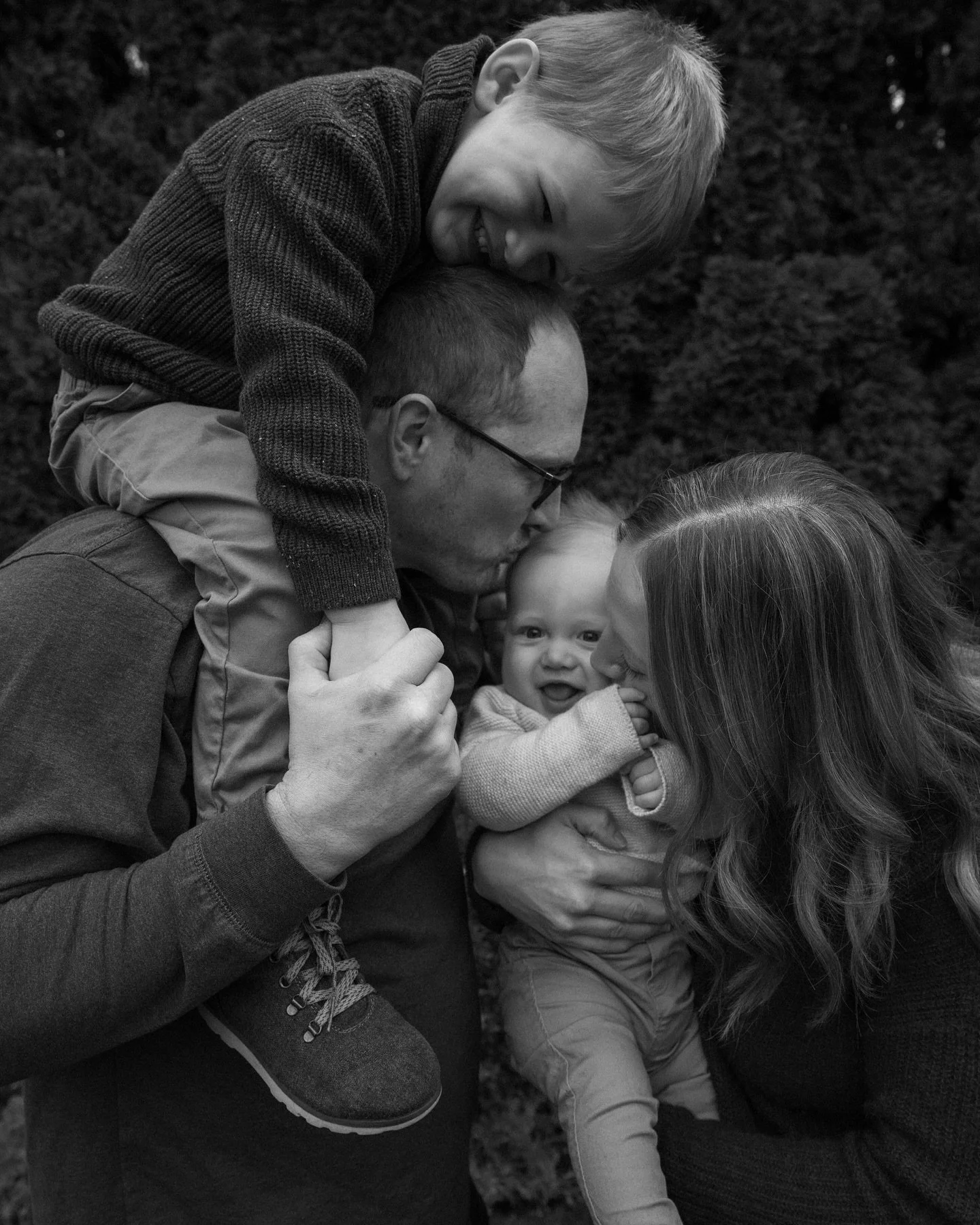 The way that I will always swoon over some good old black and white family photos 😍

#kaileemeyerphotography #wallawallaphotographer #wallawallafamilyphotographer #easternwashingtonphotographer
