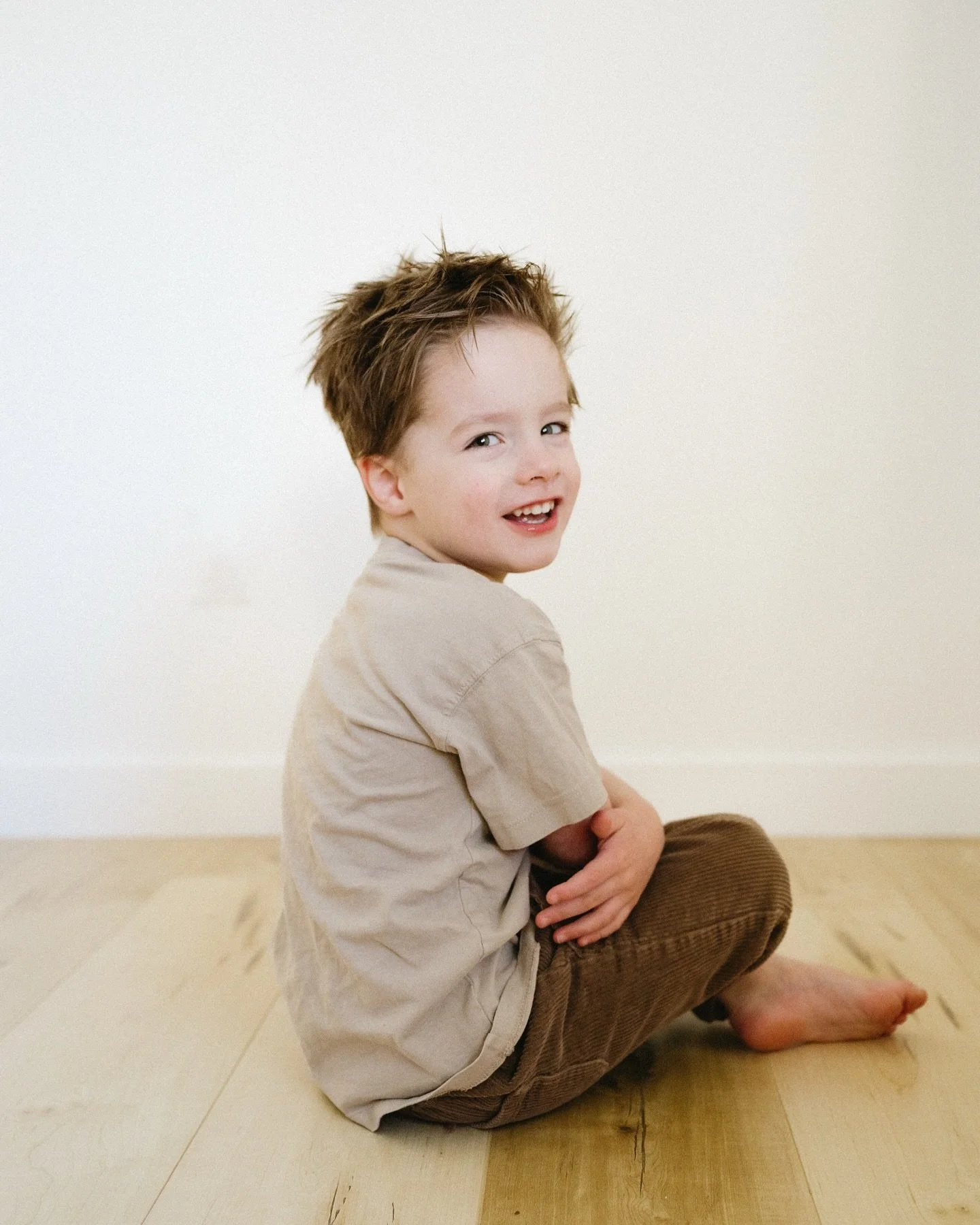 Our little man turned 4 earlier this week 🥹 Brooks is the goofiest, snuggliest, wildest, most charming, and always mischievous boy. He holds his own in this household of girls and goodness we just love him so much! (Peep the last slide where he insi