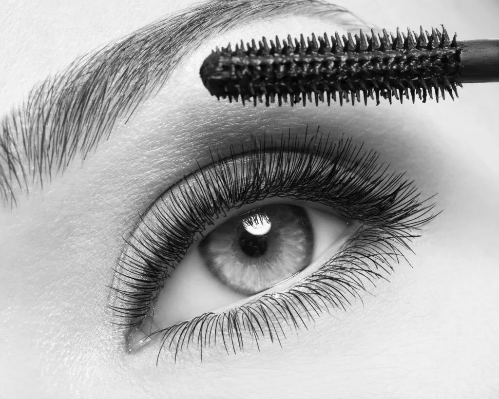 Canva-Beauty-Female-Eye-with-Long-False-Eyelashes-1024x819.JPG