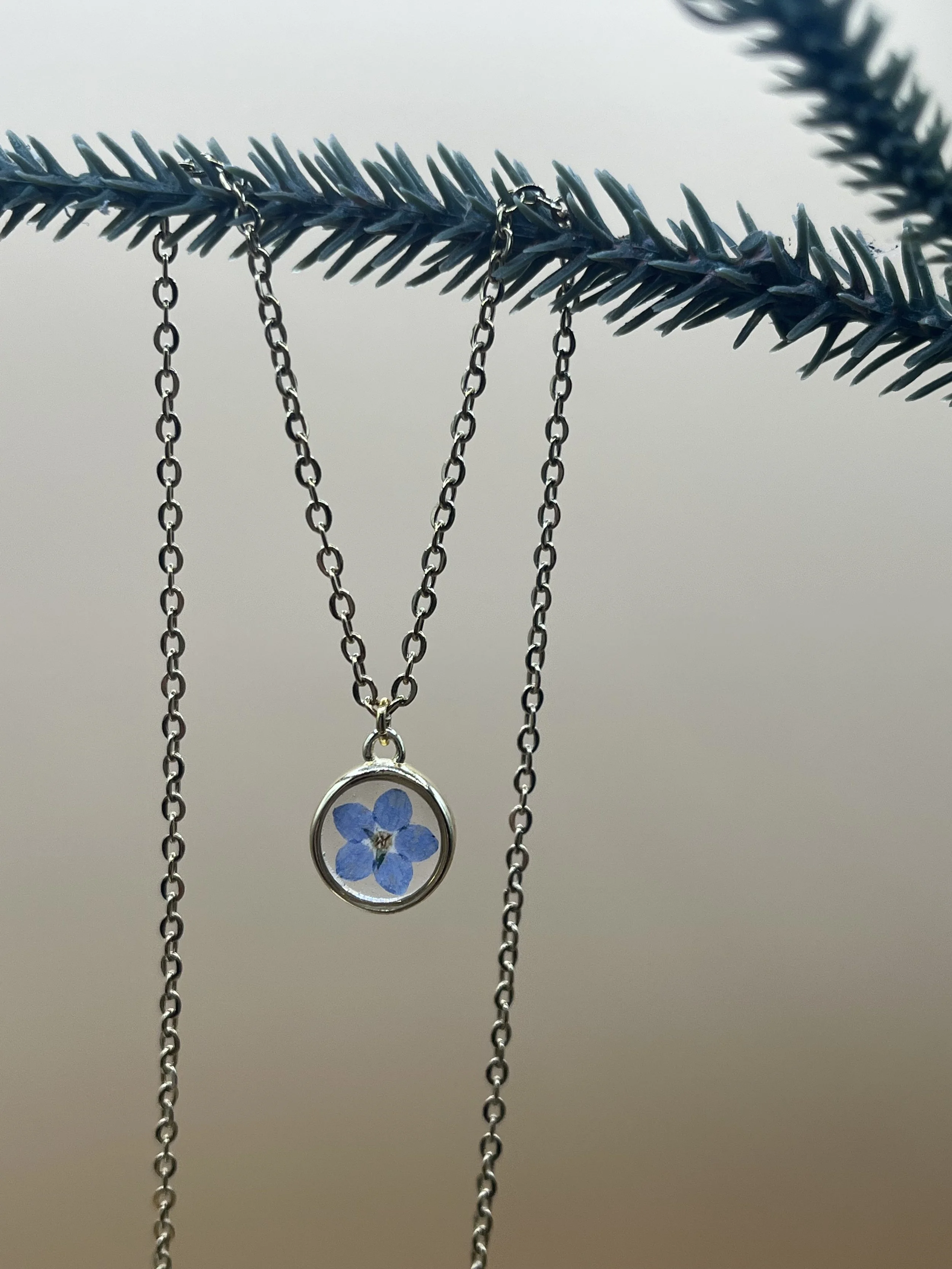 Forget-Me-Not Mini Circle Necklace, mini gold circle