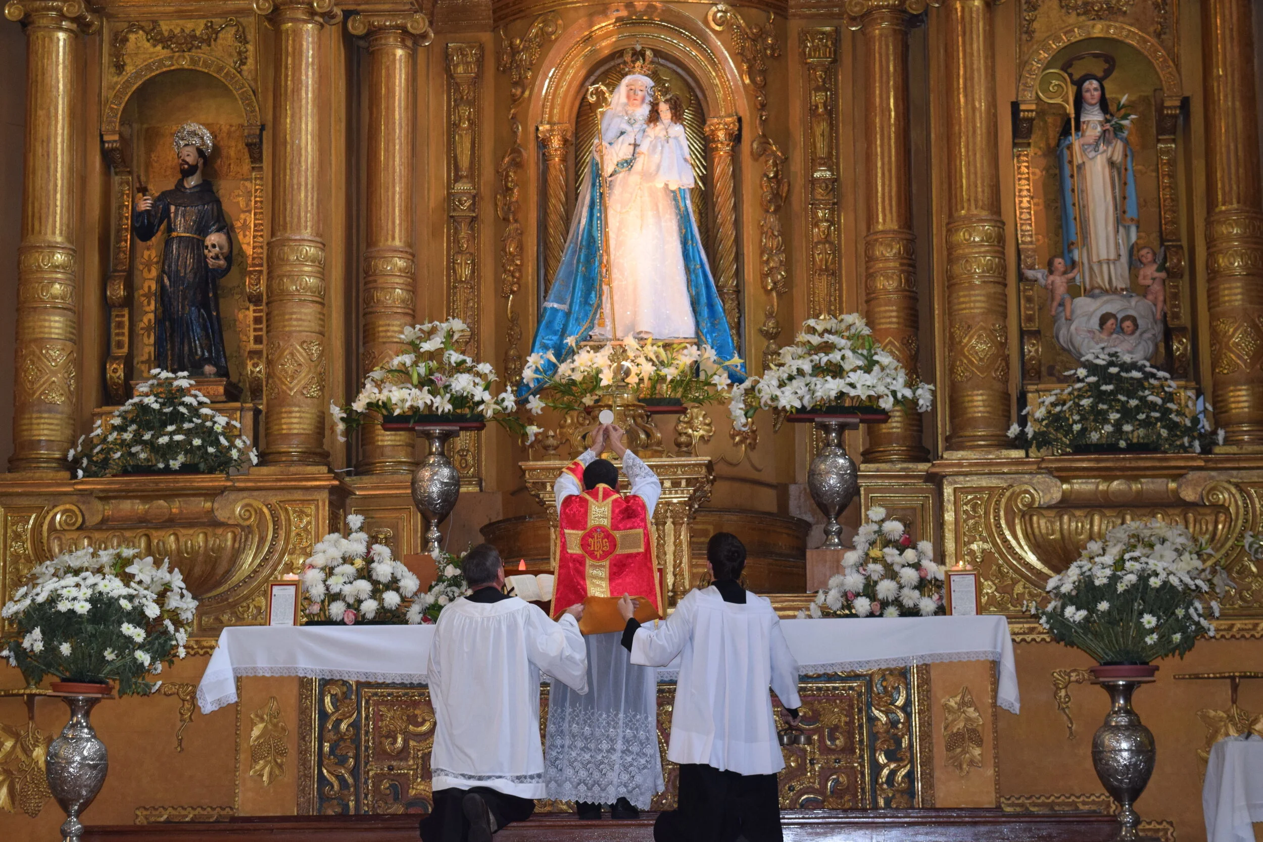 Fr Rodriguez Mass.JPG