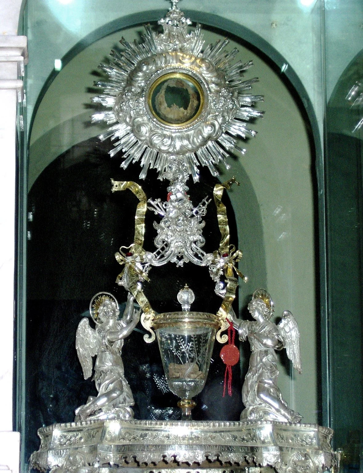 Lanciano eucharistic miracle.JPG
