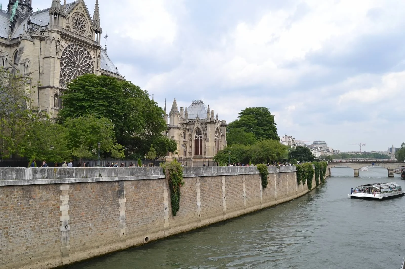 Paris. Notre Dame 2. AMendes 2014.JPG