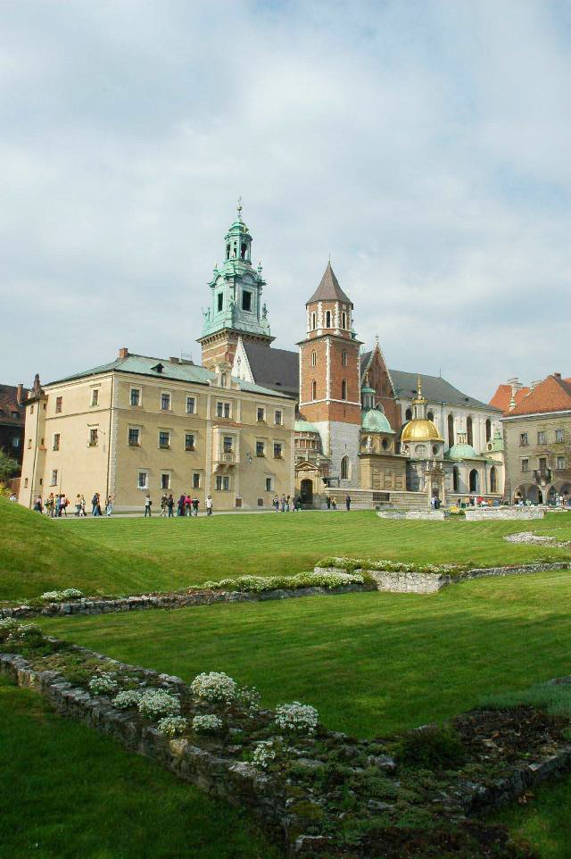 Krakow Wamel Castle lighter.jpg