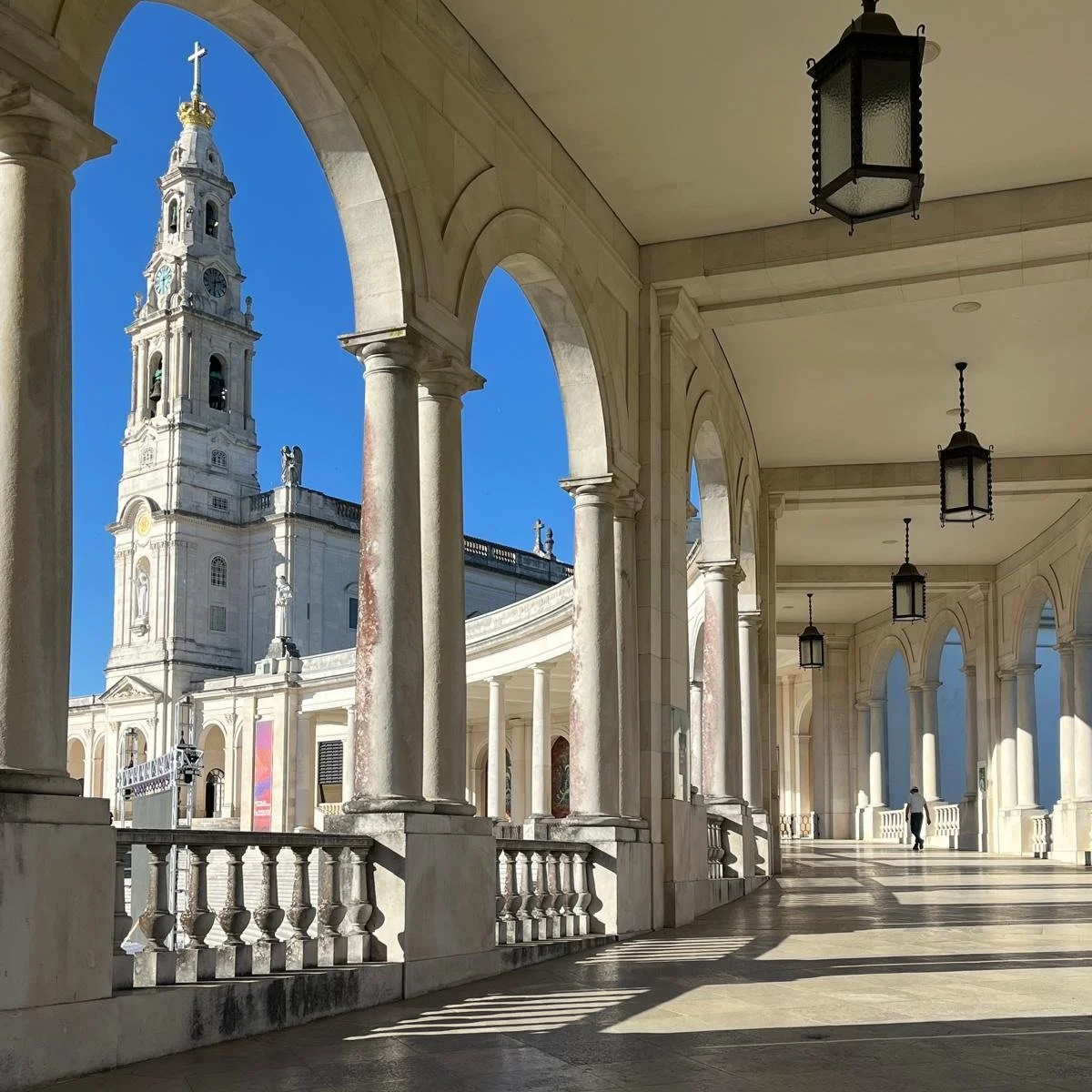 Fatima. Basilica with Columns. PXMS 2024.jpg