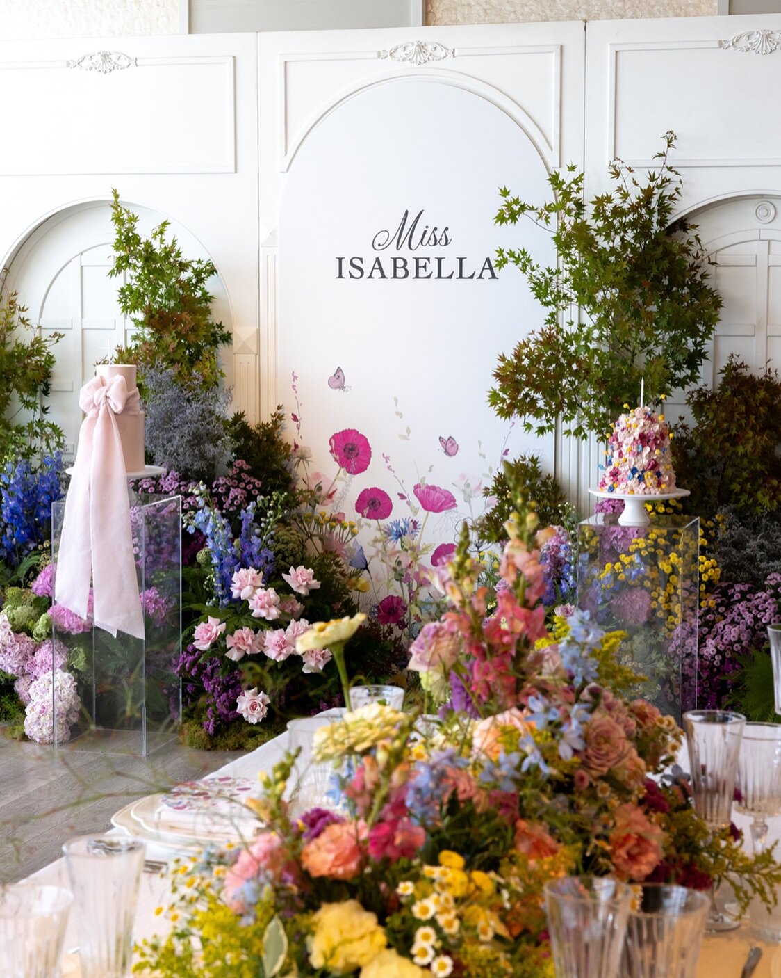 MISS ISABELLA

A Dior spring inspired garden for Bella&rsquo;s First Birthday and Christening 🤍

Planning and Styling @kaileykirkeventsandweddings 

Mama @sonyagkhouri @malo.thelabel Video Content @socialsbyjoshjoseph Photo @n.formosaphotography Flo