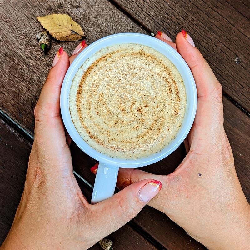 Brighten up your Monday with our Pumpkin Spice Latte!
It's loaded with Warm baking spices, pure maple syrup, creamy grass-fed butter + whey, brain-boosting MCT oil.  Available hot or iced at all Picnik locations.  Link in bio to order online.
 #Pumpk