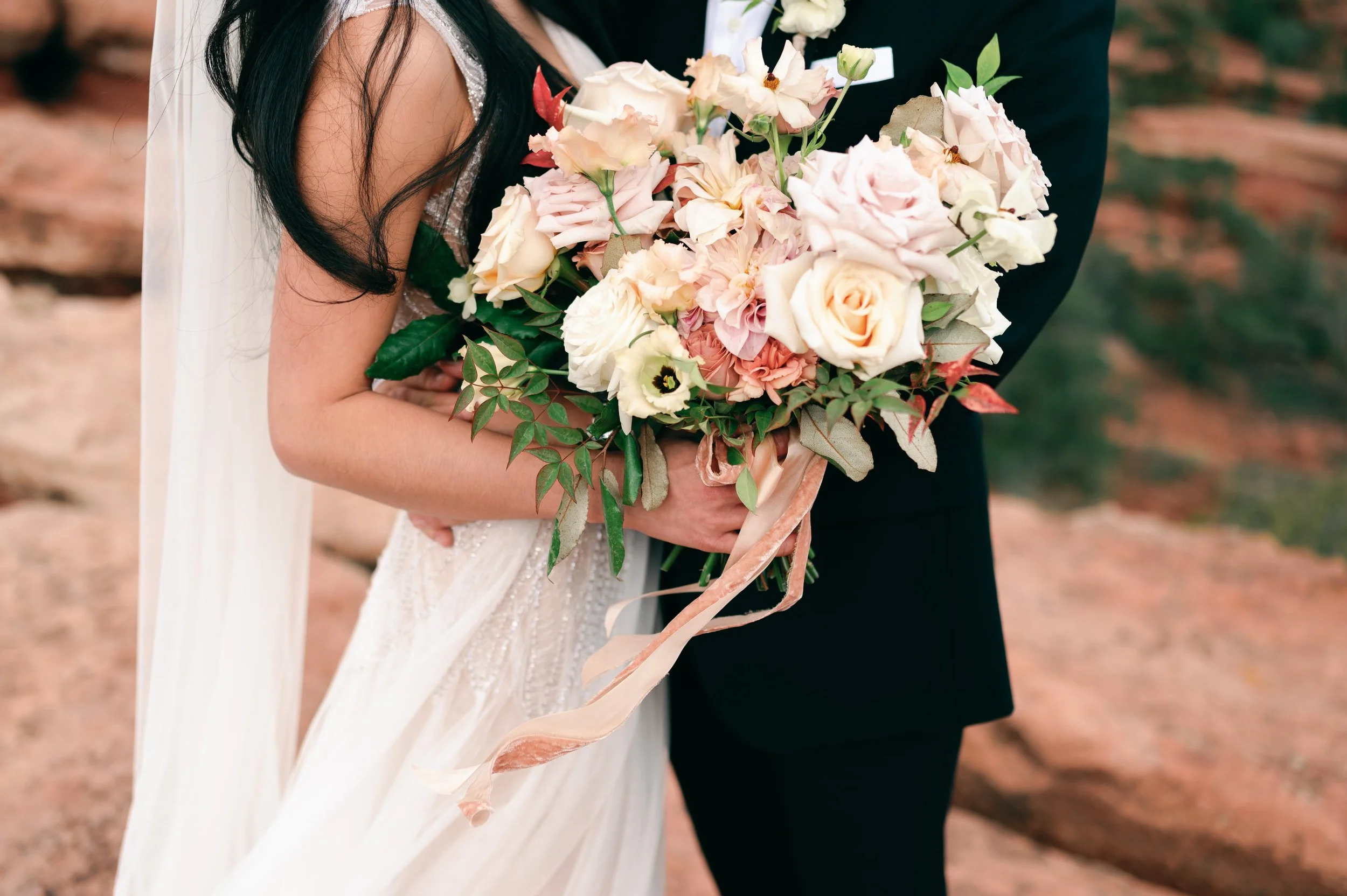 Southern Charm Floral in Colorado | Garden of the Gods Resort | The Tinsley Co