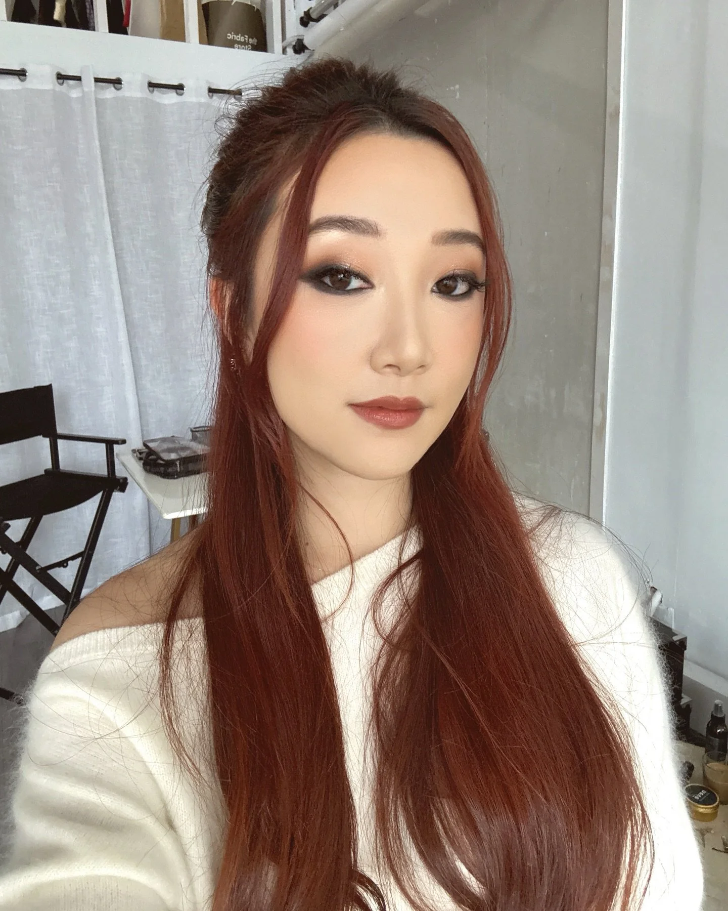 A fun afternoon with the girls before take-off @ares.artistry 🤍💄
