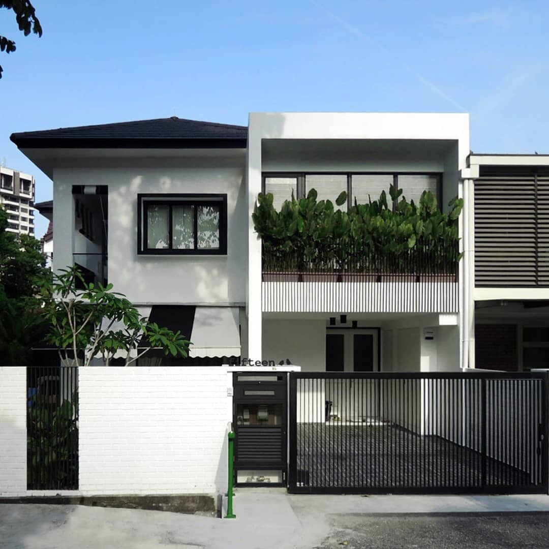 8 years since completing the Post-Colonial House in collaboration with William Lau Architects and we're still loving the timeless charm.

#thedesignabode #postcolonialhouse #postcolonial #blackandwhite #blackandwhitehome #blackandwhitehouse #timeless