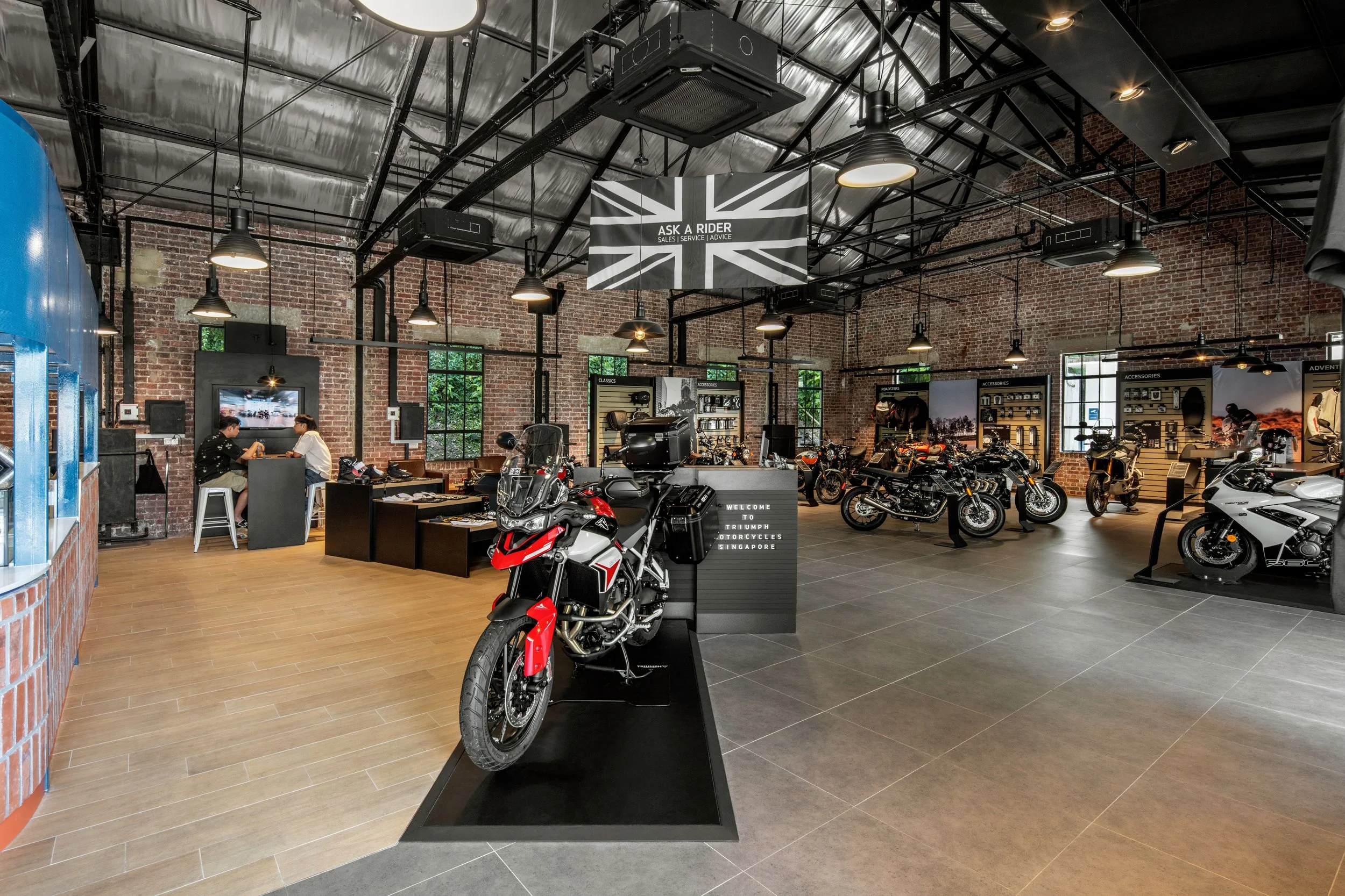 02 The Southern Depot Triumph.jpg