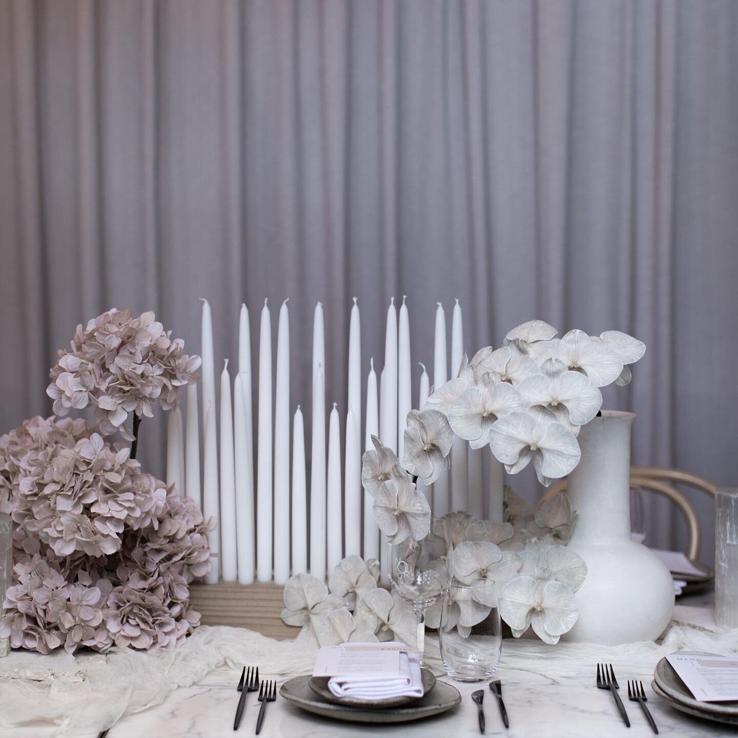 Setting the mood of muted romanticism with blushing florals + these stunning candles by @xrjcelebrations, @roxyjacenko + @jessingham 
-
Florals + Styling @thehuntedyard
Props @thecollectivehire
Photography @thisdayforward_weddings
Venue @nourrestaura