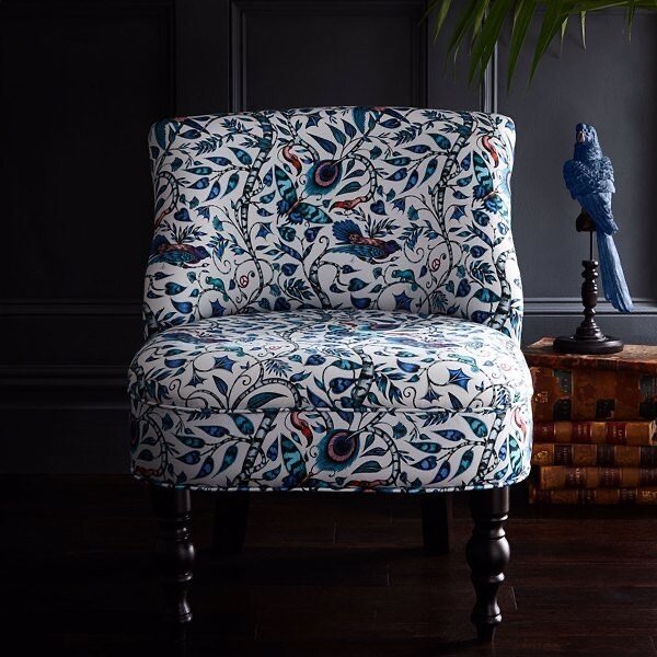 The Langley is a classic occasional chair, perfect as an accent piece in a bedroom, dressing room or sitting room! 🤩
The Langley is available in 6 stunning Emma J Shipley fabrics. 
Head over to our website to see the full range 🪑💖🤩
.
.
.
.
#emmaj