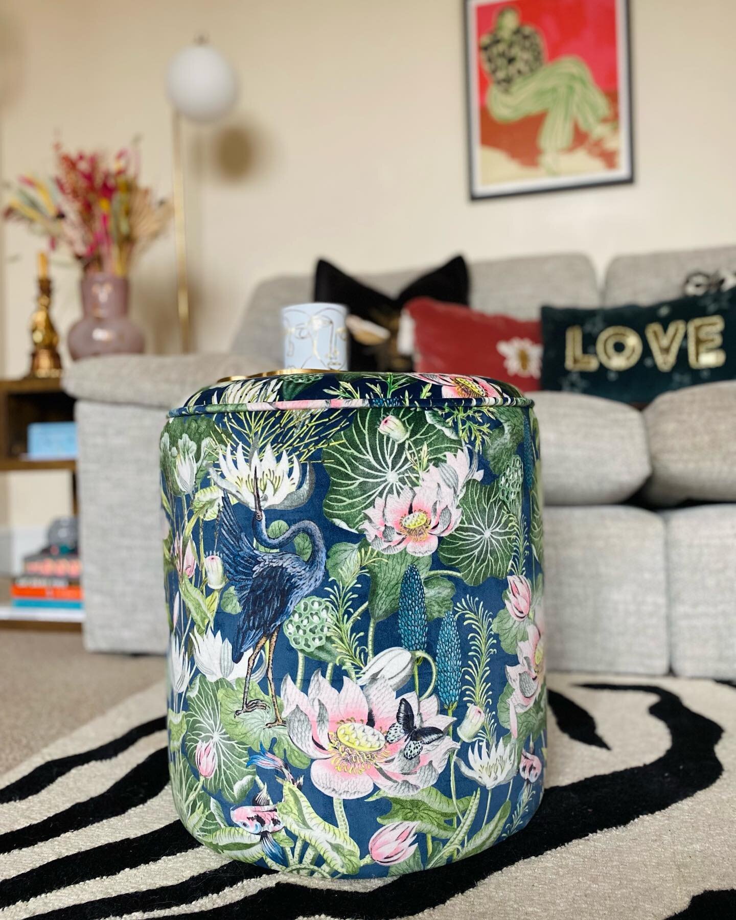 Waterlily Midnight Velvet 🌸💙
We are obsessed with this new Dressing Table Stool/Large Round Pouffe in fabulous Wedgwood @clarke_clarke_interiors Waterlily Midnight Velvet!

Created for one of our lovely customers, we will be adding this option onto