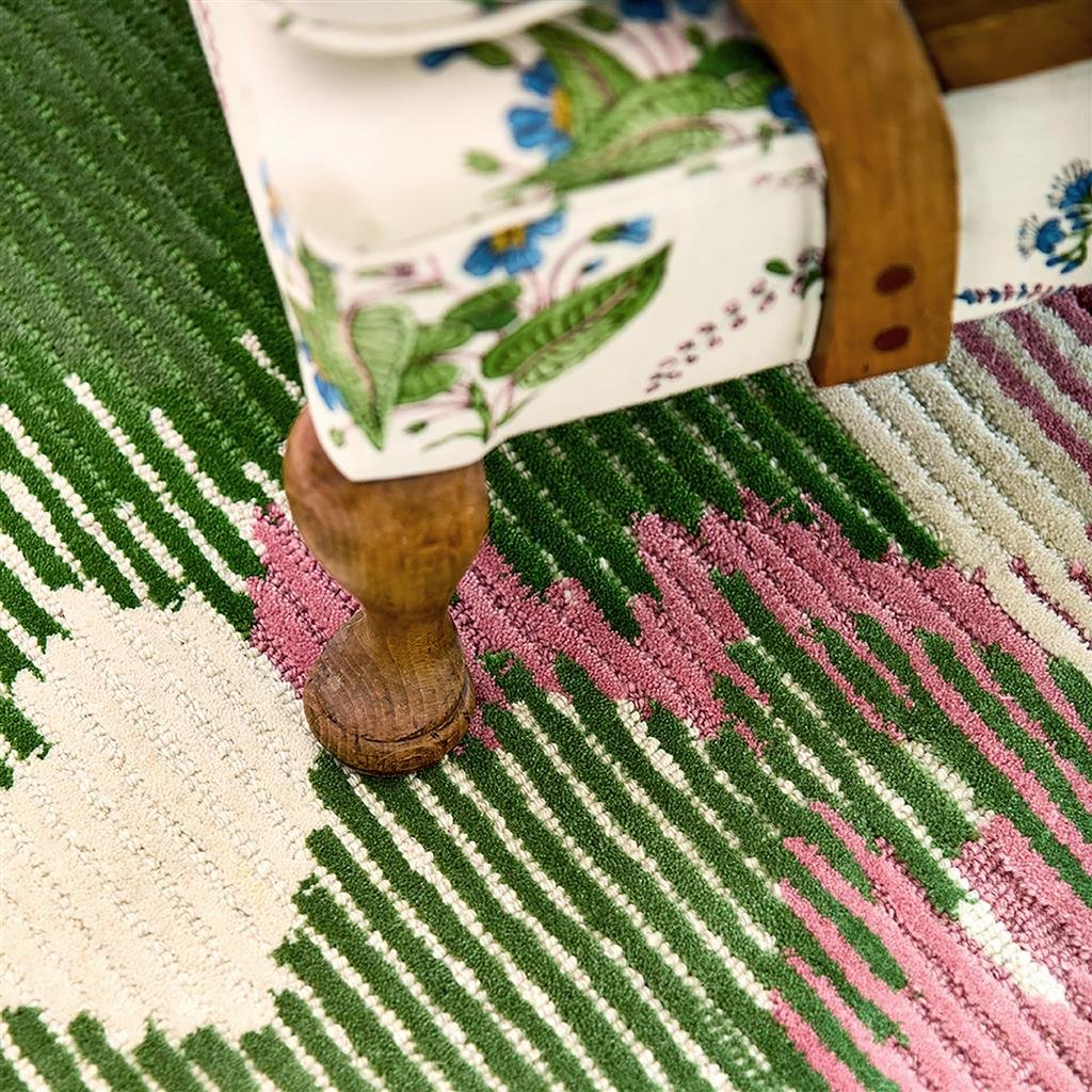 Harlequin_Wilderness_Peridot_Emerald_144507_Rug_Close_Up_1500x.jpg