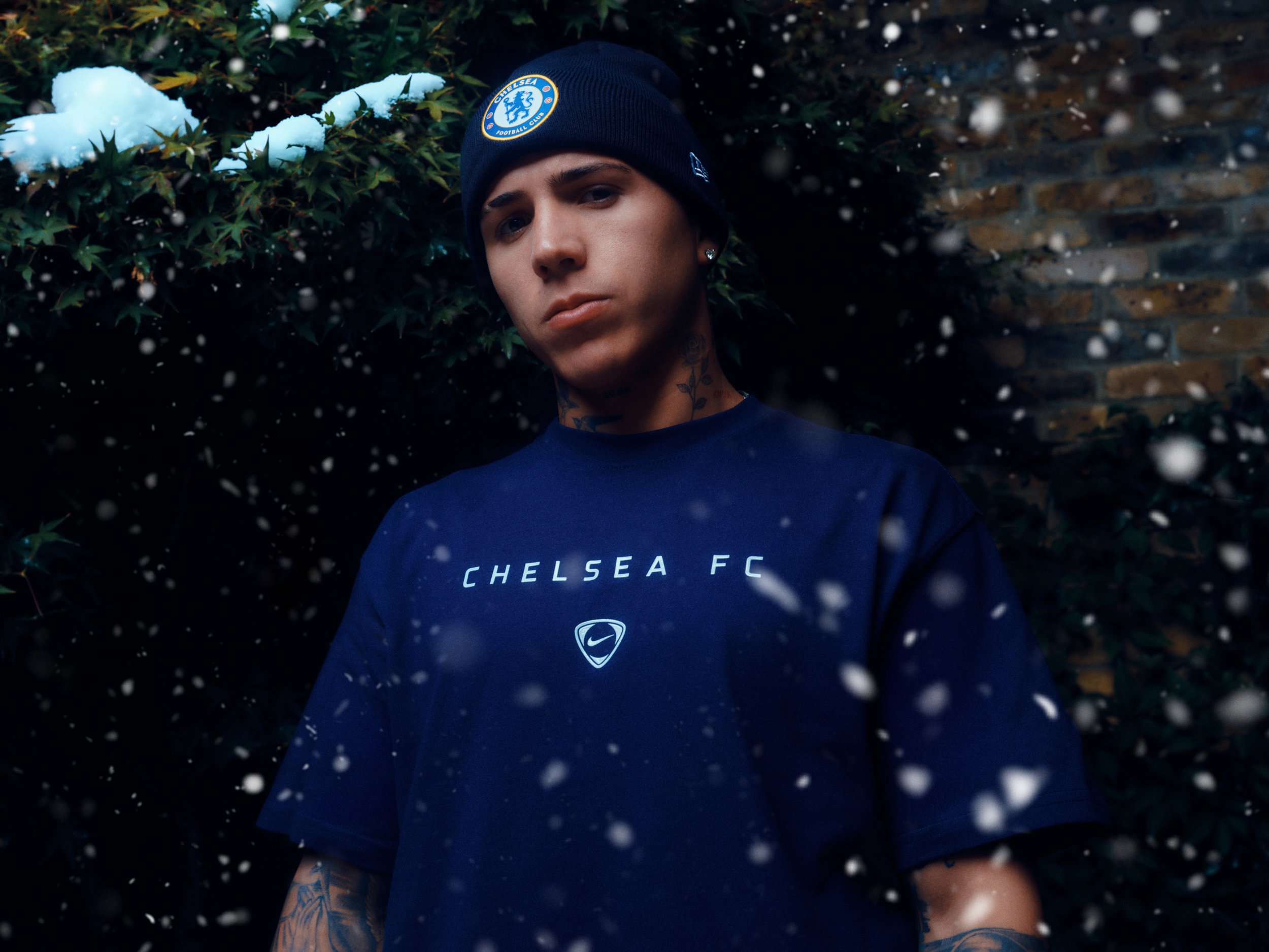 TDA173 CFC_CHRISTMAS_TMOB_BENCH_ENZO_FERNANDEZ_155.jpg