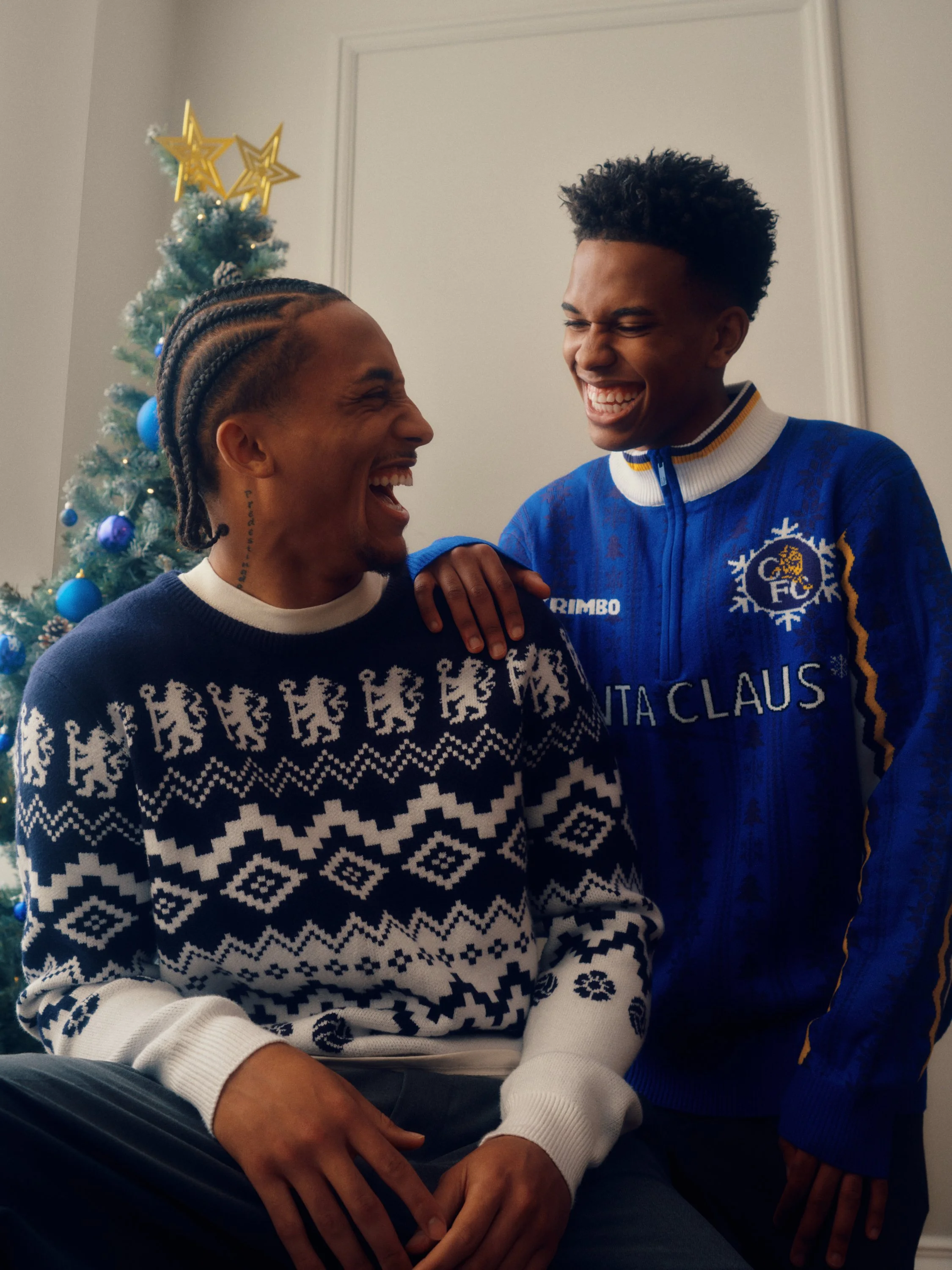 TDA173 CFC_CHRISTMAS_TMOB_REAR_LIVING_ROOM_GROUP_199 1.jpg