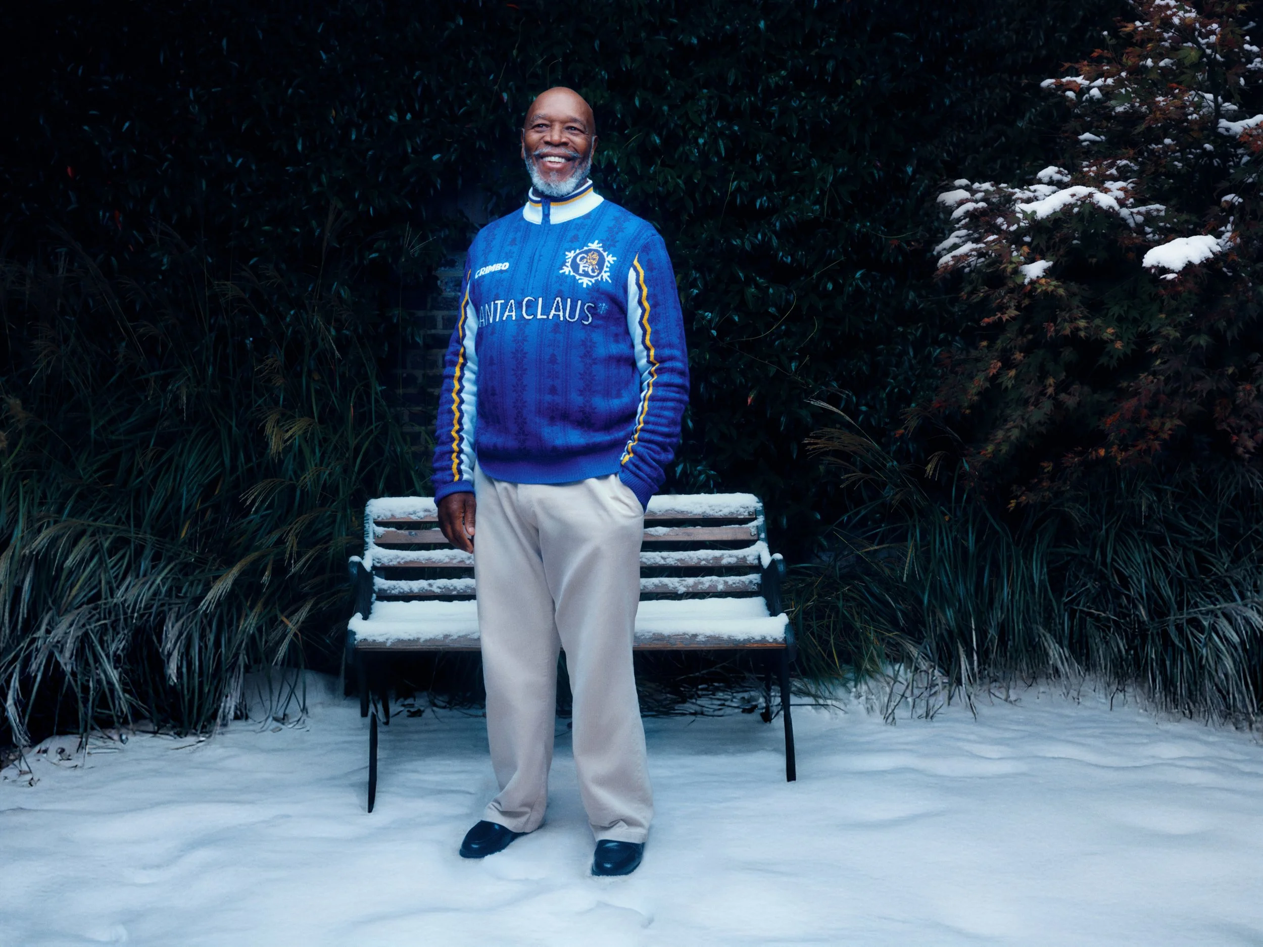 TDA173 CFC_CHRISTMAS_TMOB_D2_BENCH_GEORGE_027 1.jpg