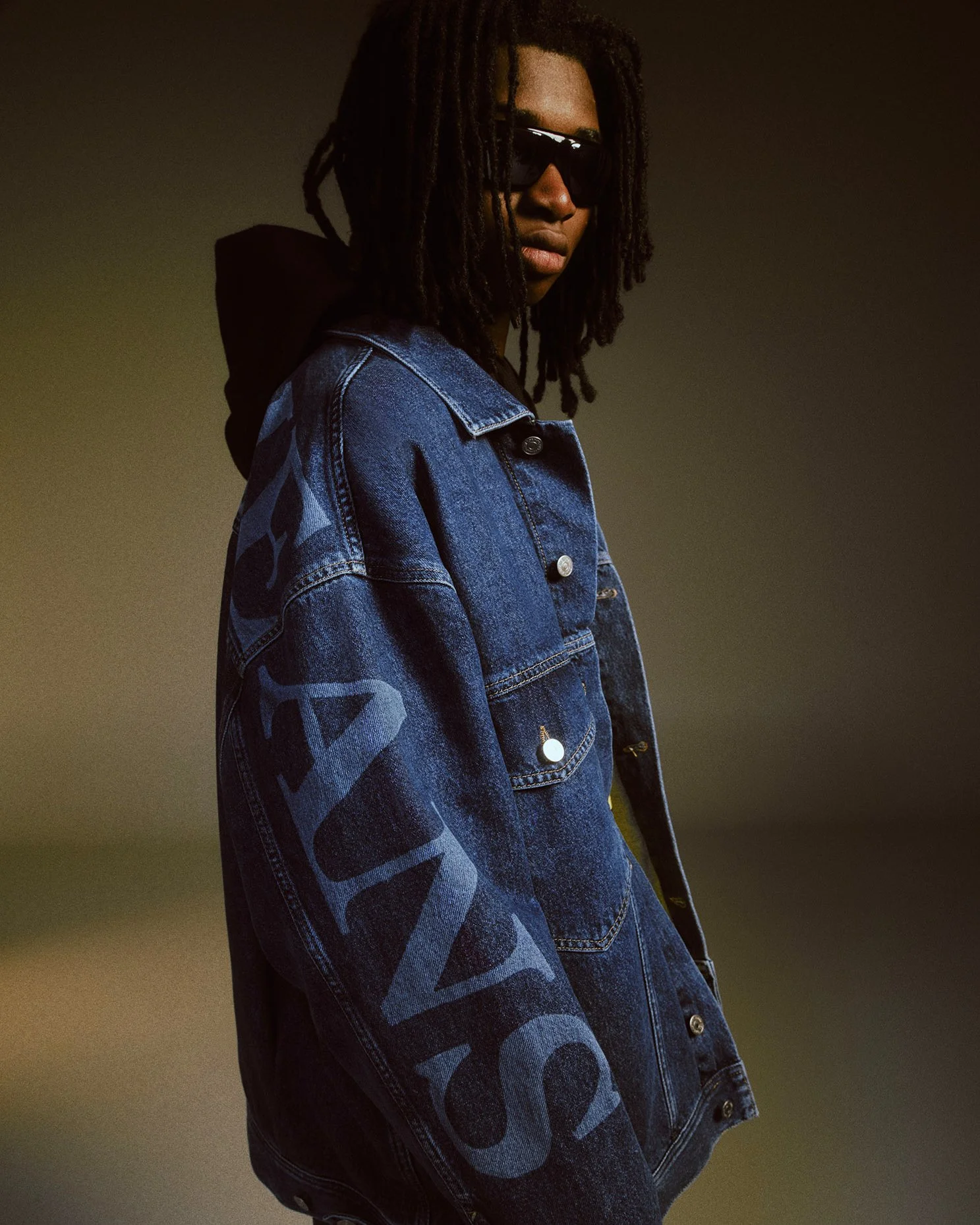 WIPS23_MENS_DEL1_LOOK2_DM0DM15669_0036_HFR1.jpg