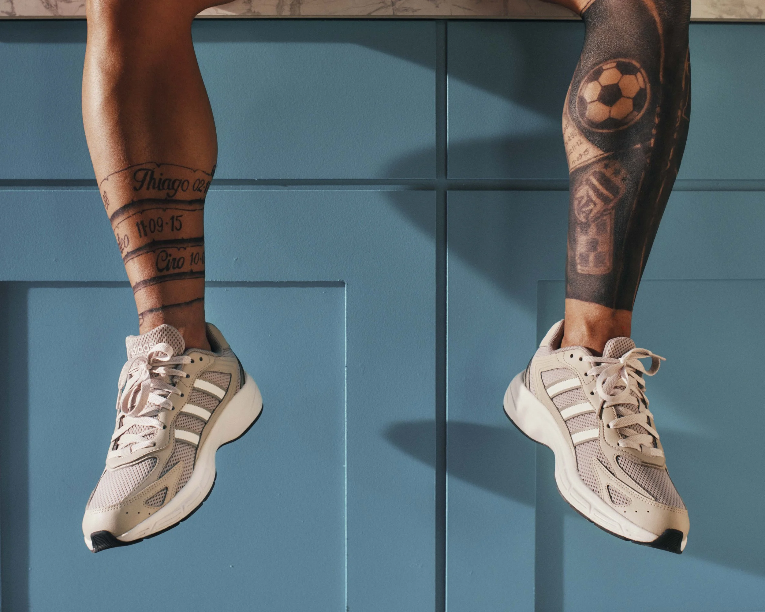 SS25_Essentials_Messi_Reverse Outfit_MainPhase_0M_Footwear_Landscape_01.jpg