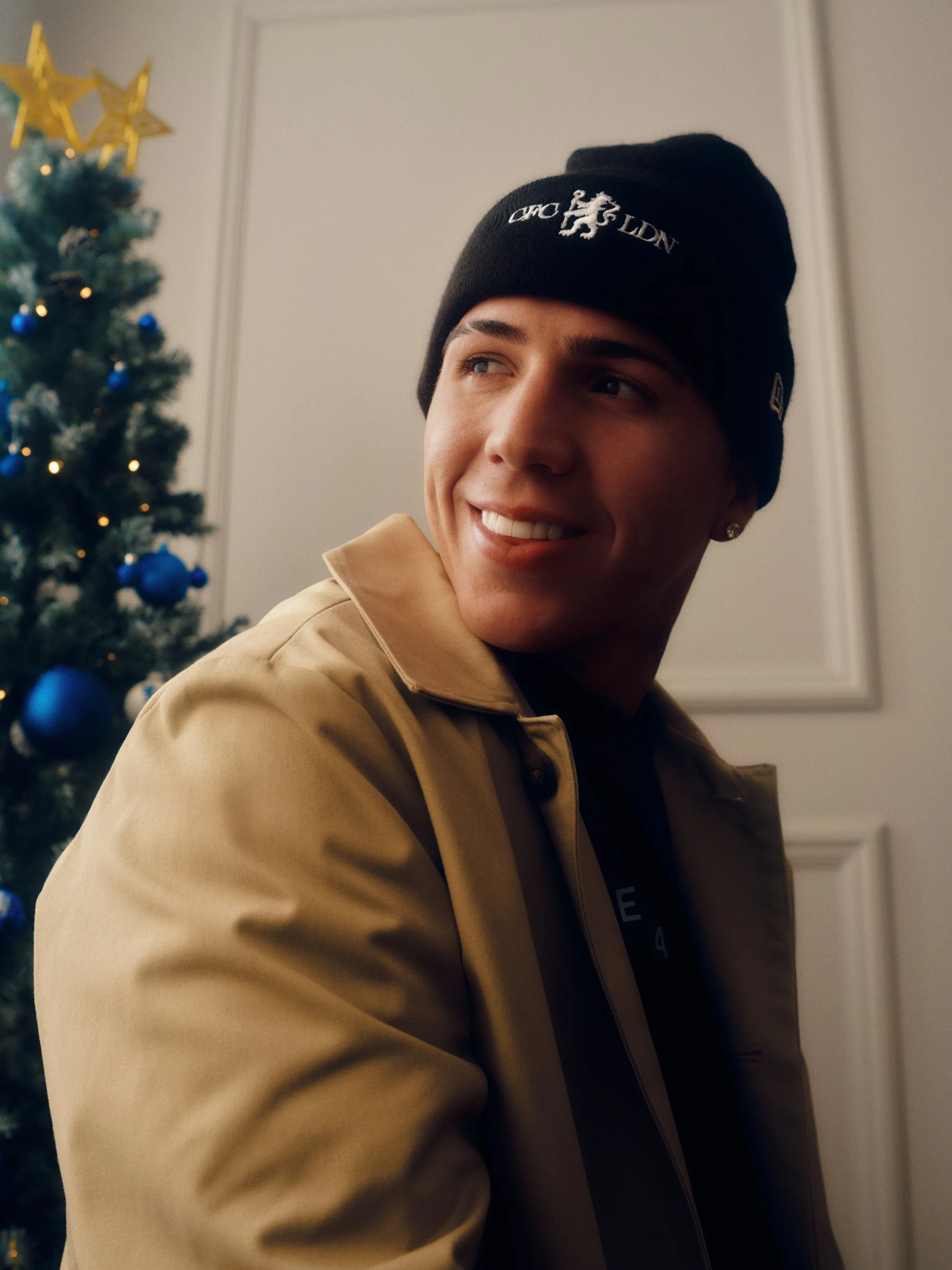 TDA173 CFC_CHRISTMAS_TMOB_REAR_LIVING_ROOM_ENZO_FERNANDEZ_054.jpg